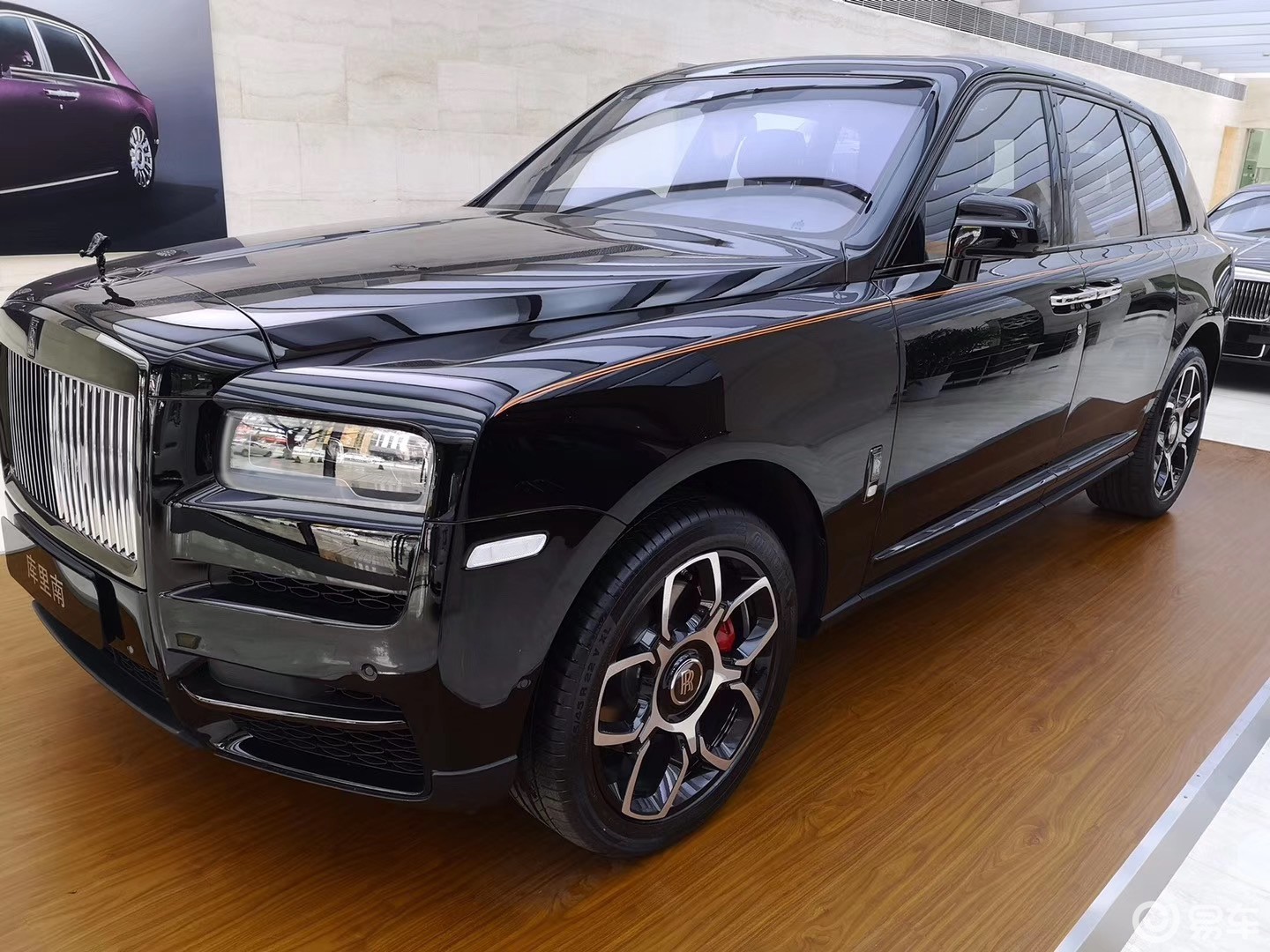 劳斯莱斯suv库里南图片报价