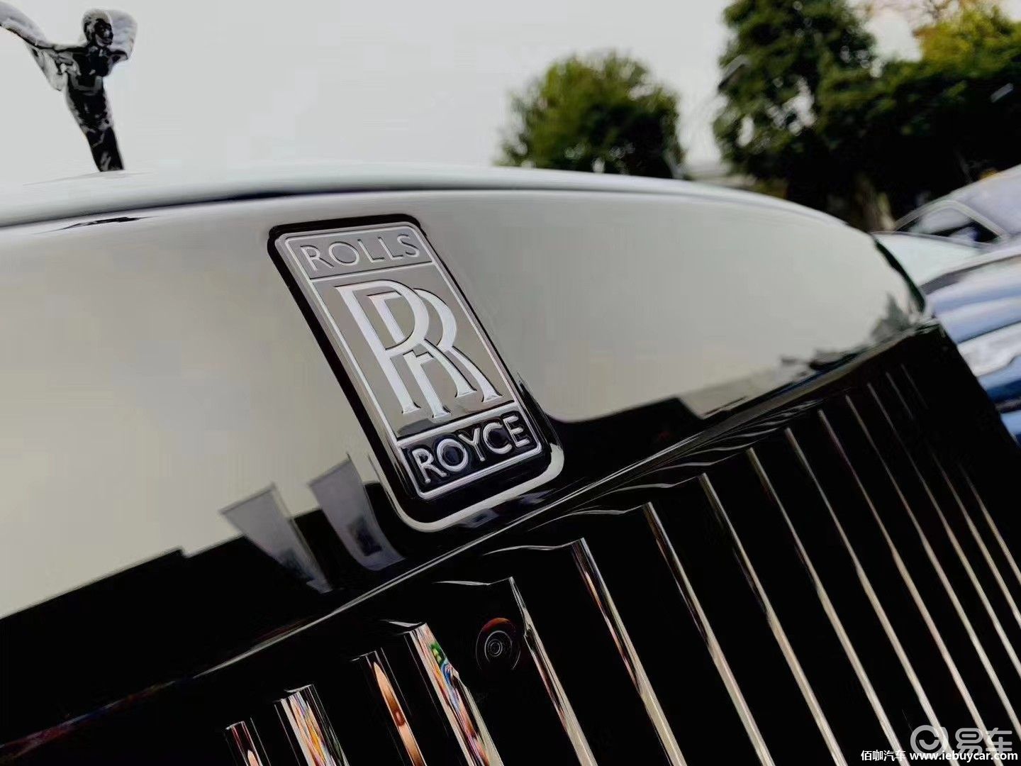 劳斯莱斯库里南black badge重点是车轮上红色卡钳_易车