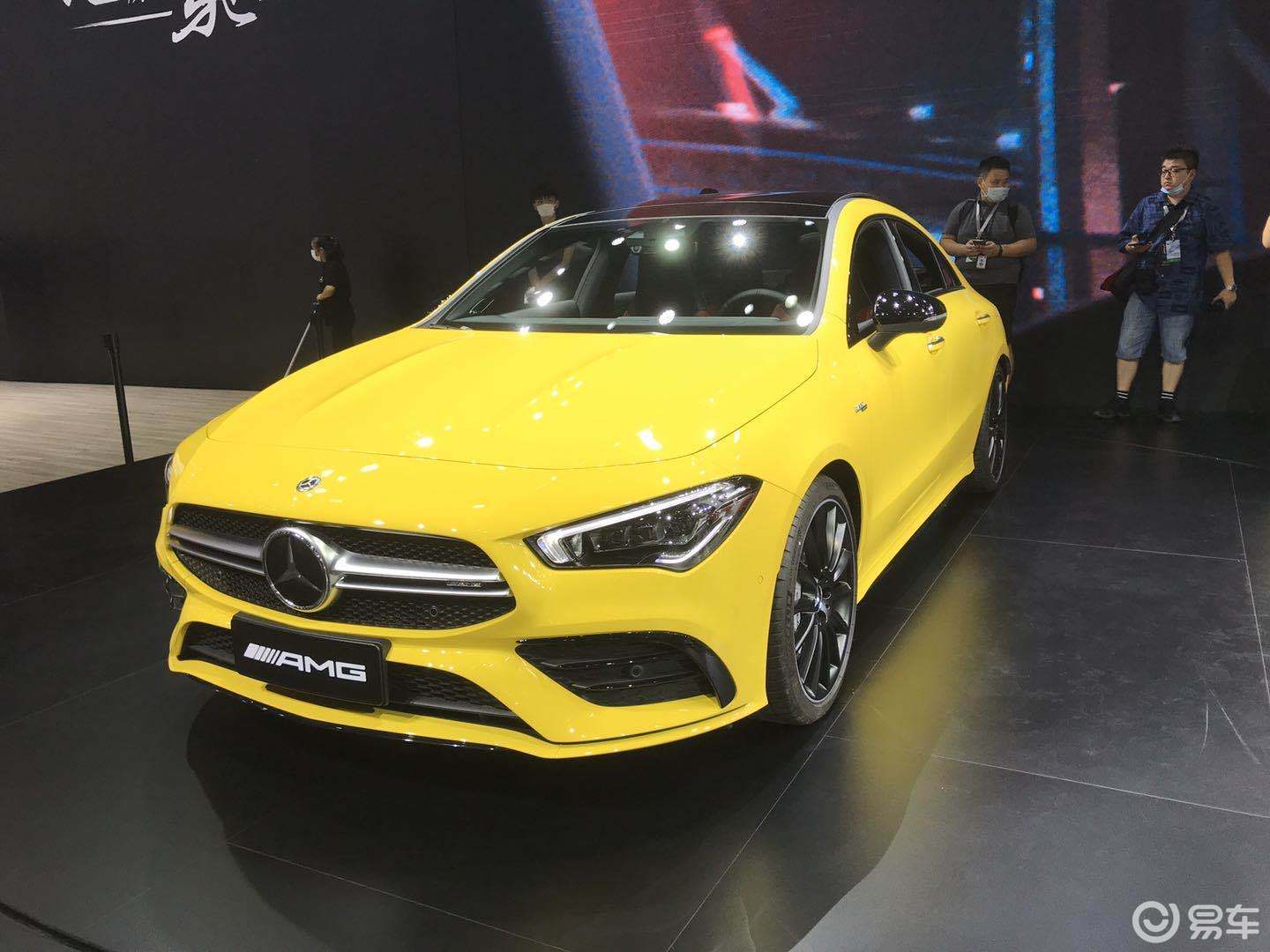 无框车门 轿跑车身 奔驰cla35亮相成都车展