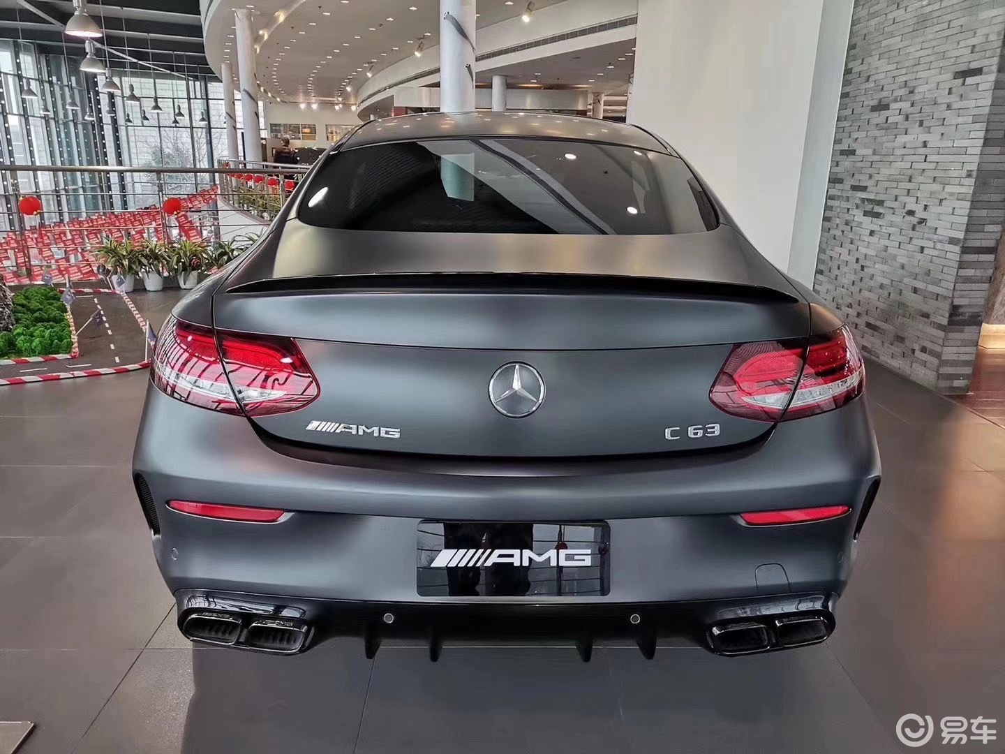 足不出户看豪车奔驰c63轿跑