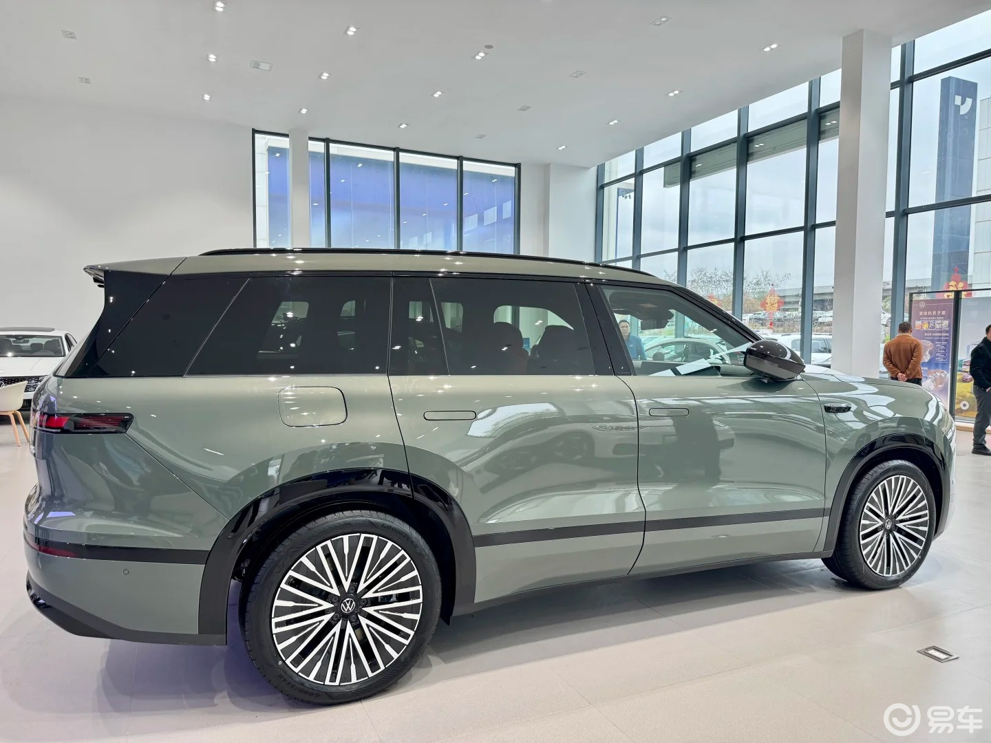 上汽大众ID.ERA 9X实车到店,采用增程动力
