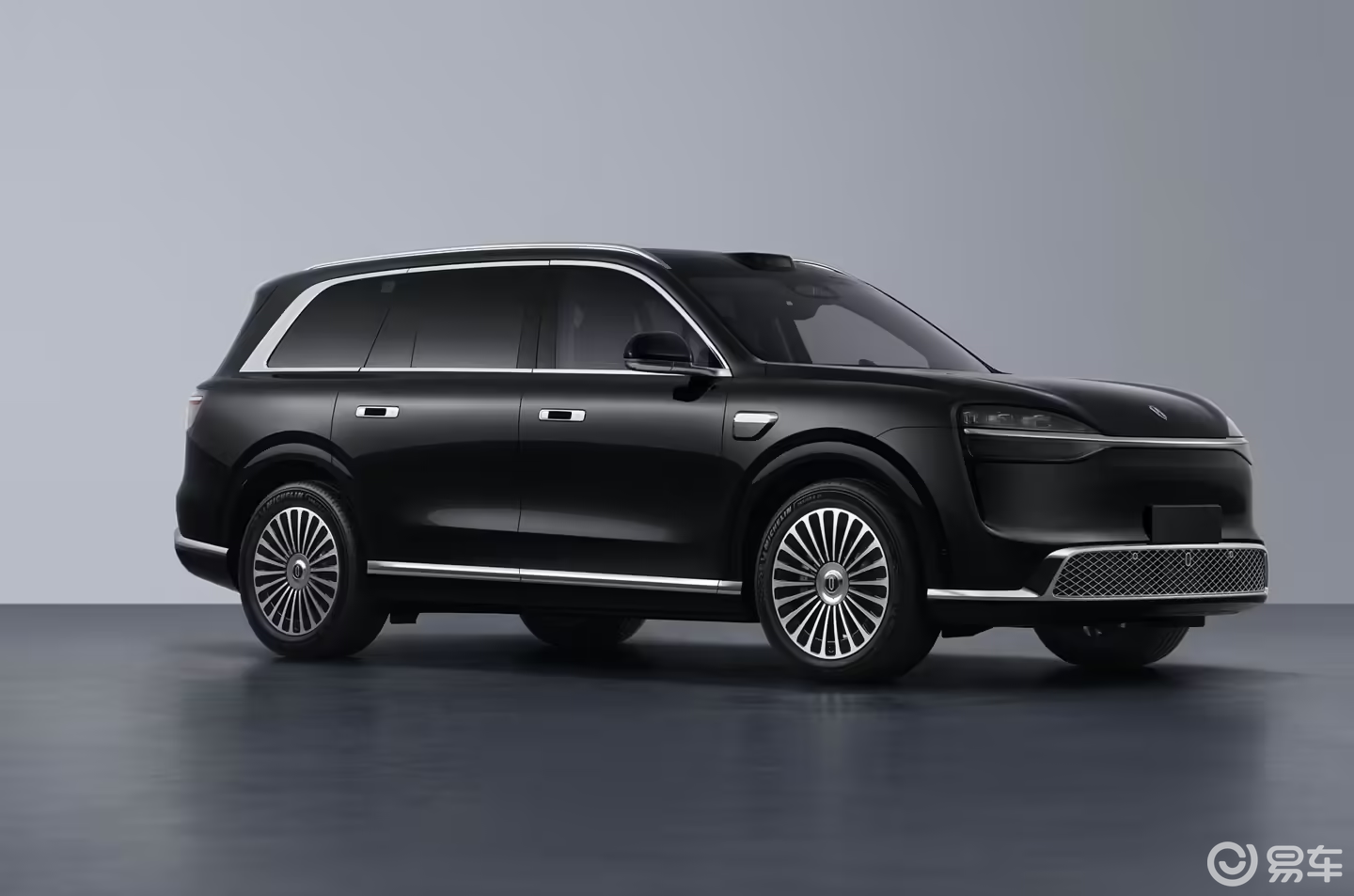 新款问界M9申报图曝光：车身加大，门把手换了，还有新雷达