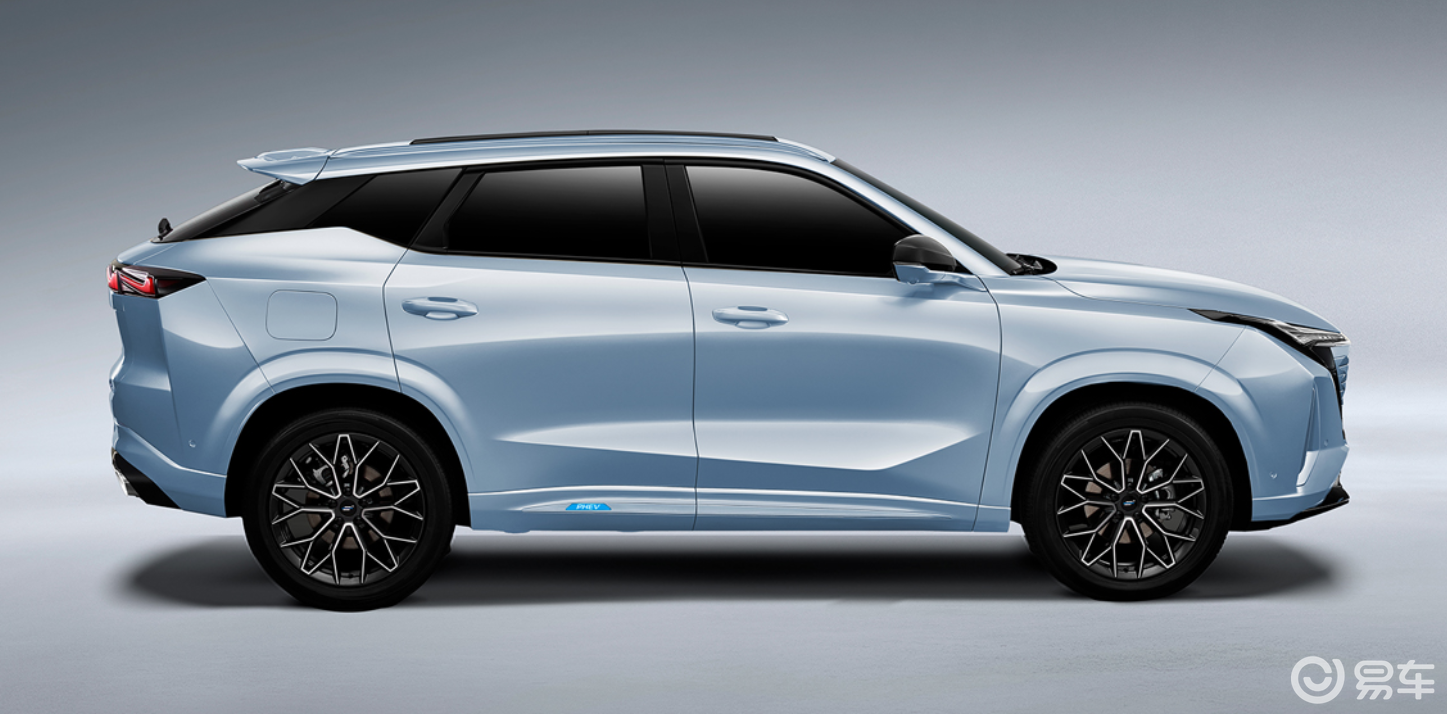 外观方面我们不做过多介绍,欧尚z6新能源和传统燃油版本的欧尚z是 