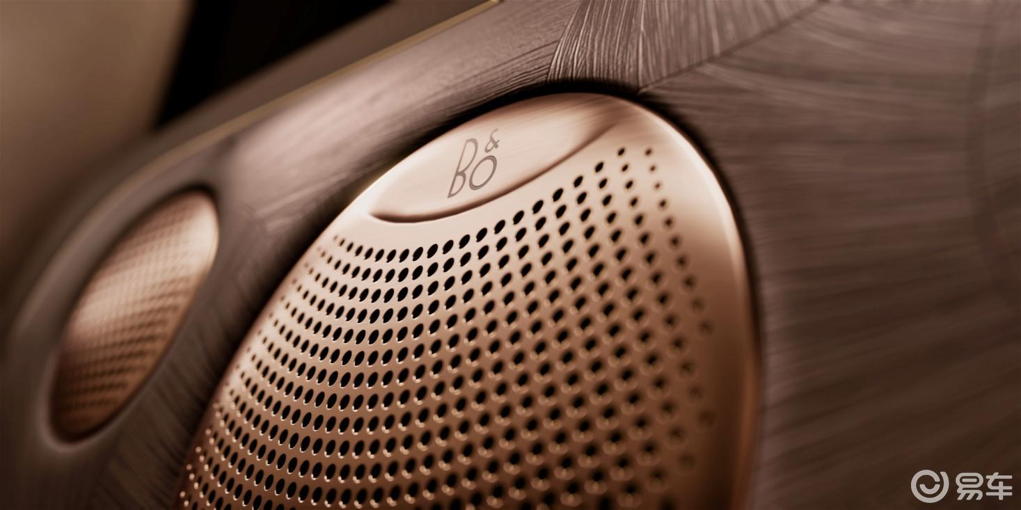 智己LS9正式开启预售,颠覆30万级大六座SUV格局