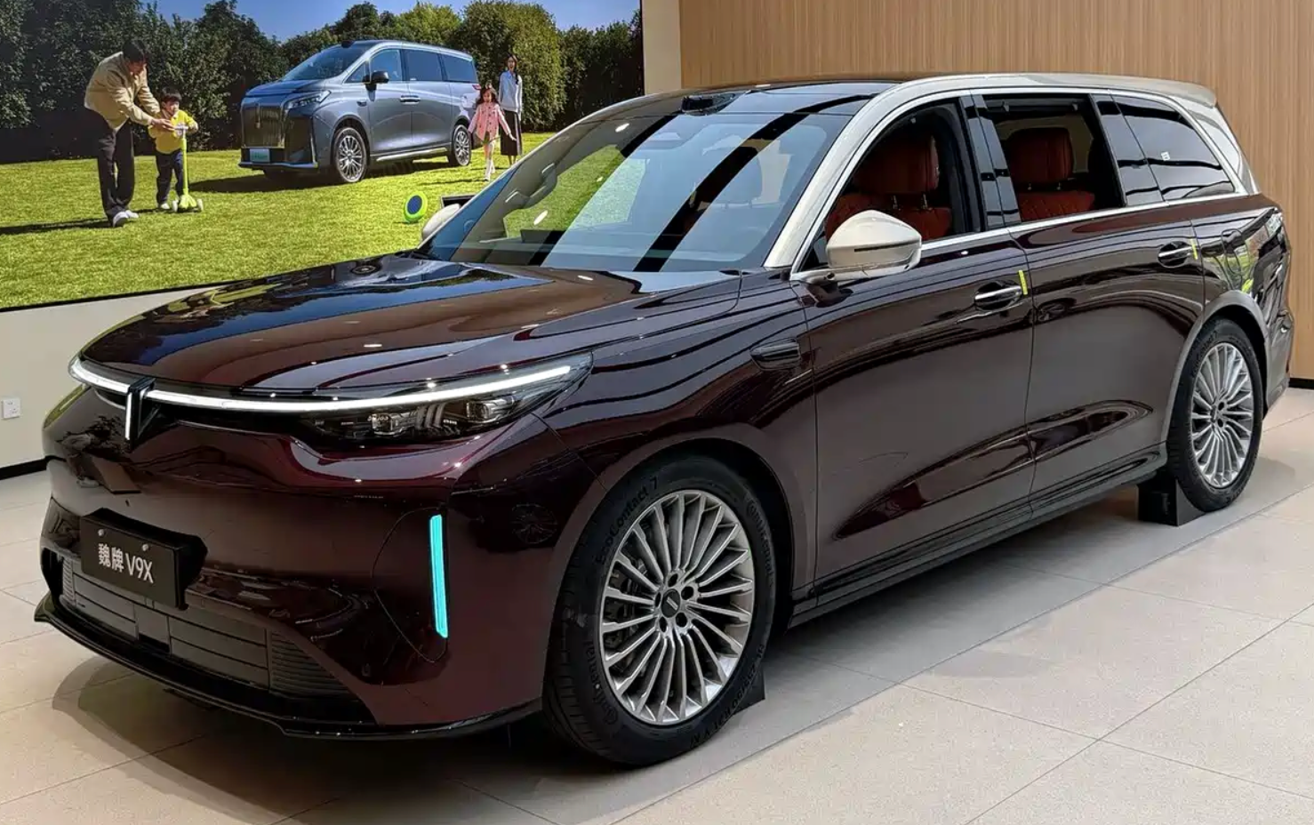 魏牌V9X到店，4.4秒破百+后轮转向，4月16日预售