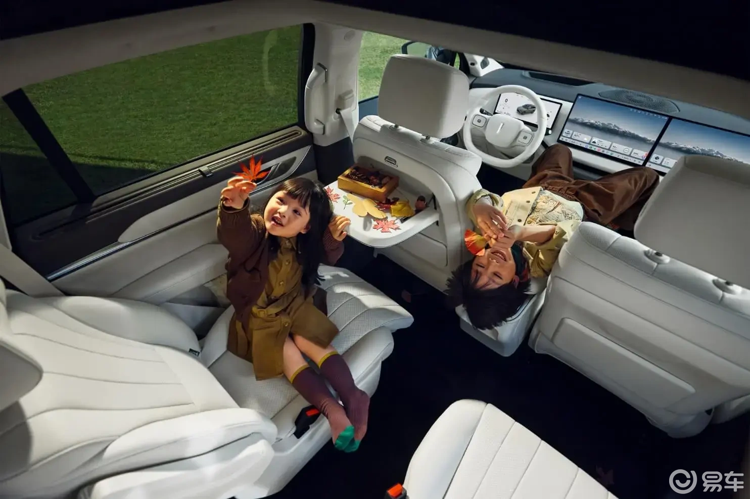 魏牌蓝山智能进阶版“硬刚”吉利银河M9，谁是性价比之王？