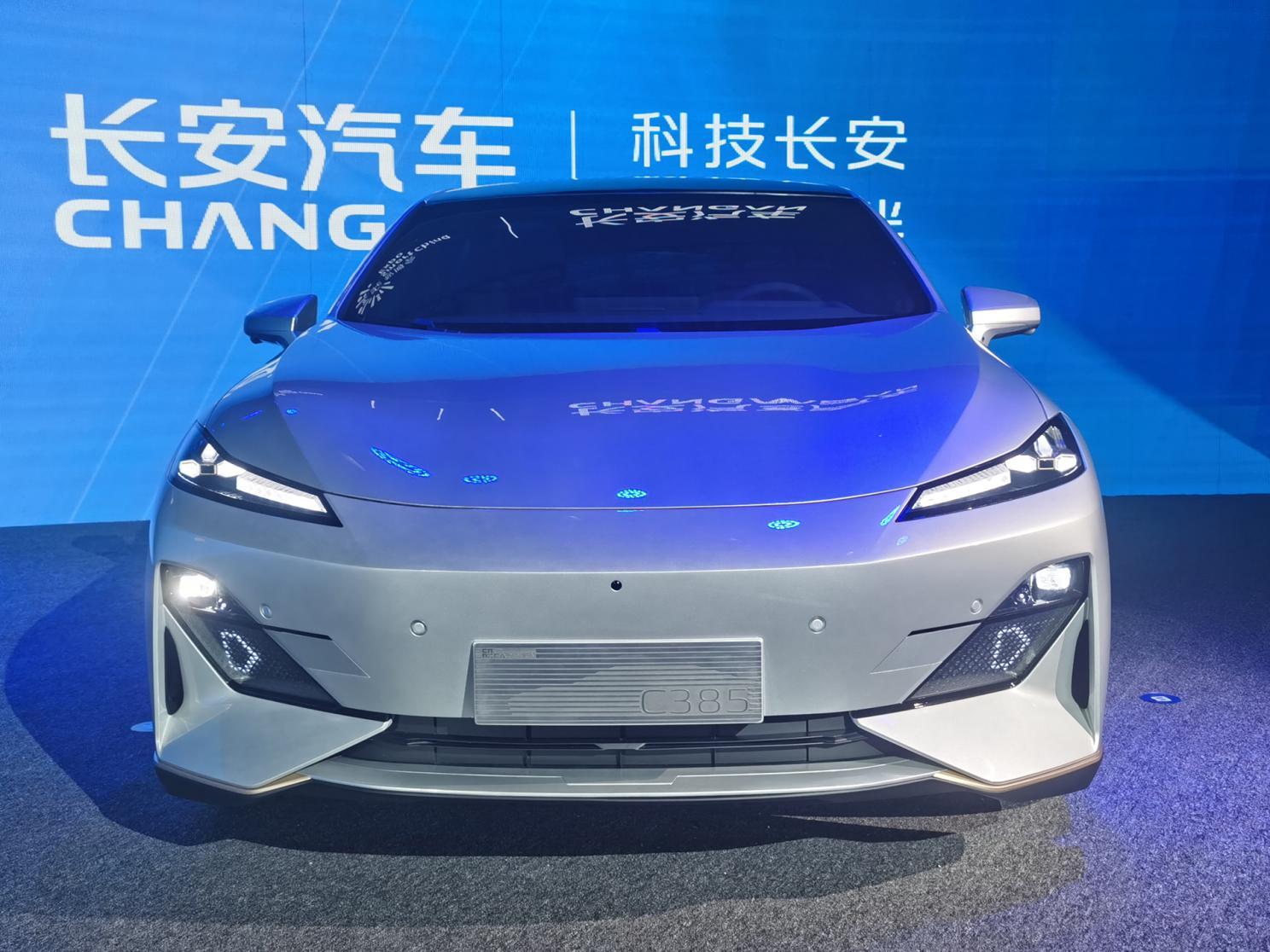 长安新能源c385造型曝光 定位紧凑型车 扰流板堪比超跑 易车