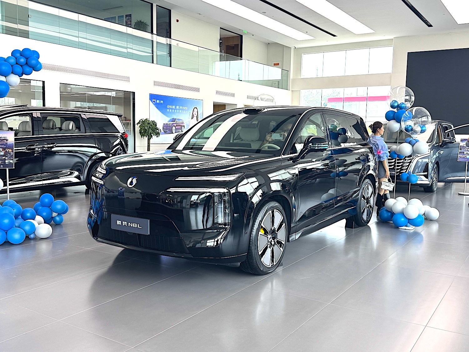 大六座SUV 轴距超3米 带空气弹簧 预售31.98万