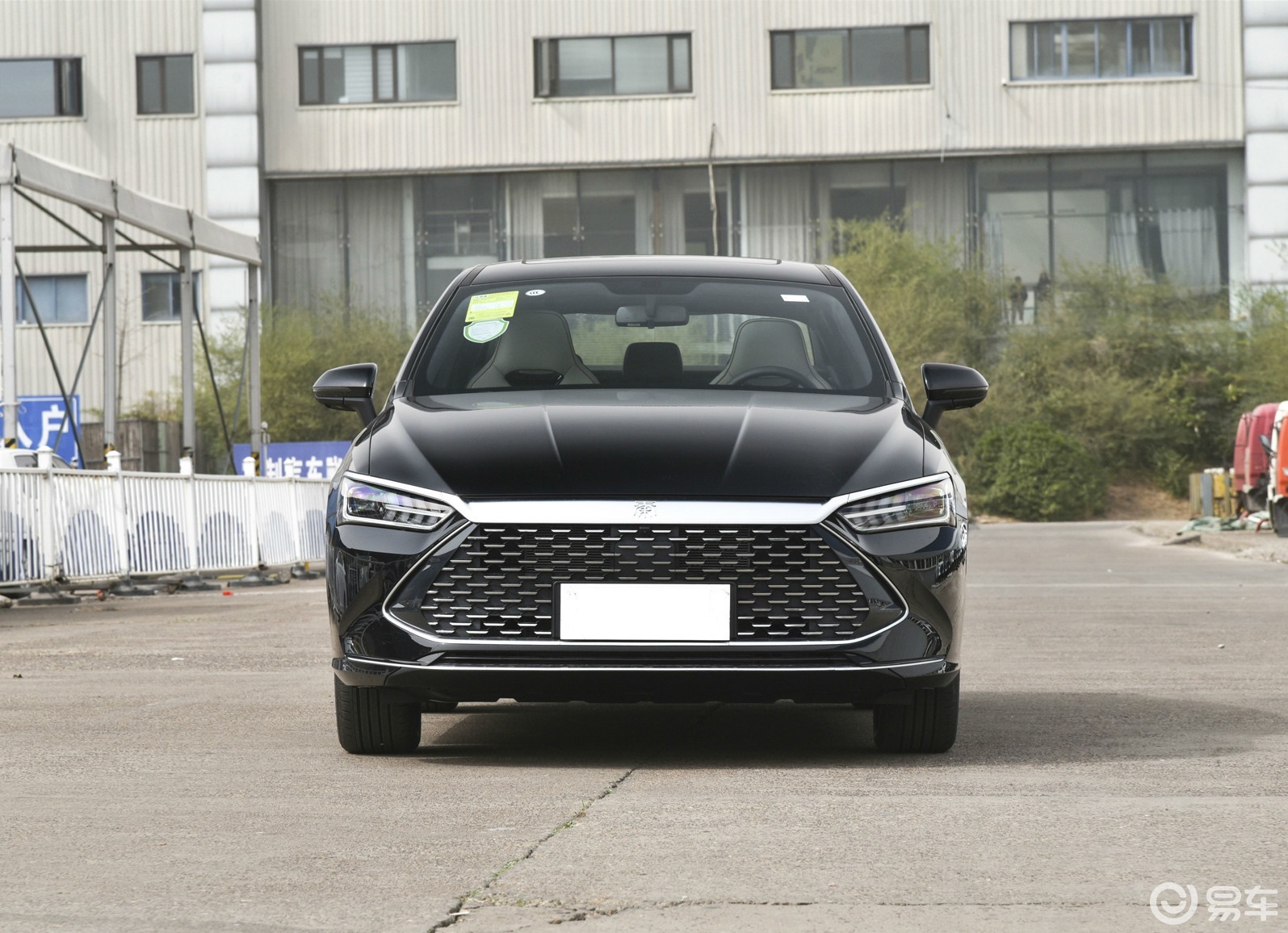 秦plus新能源上市-饰条-车标-易车