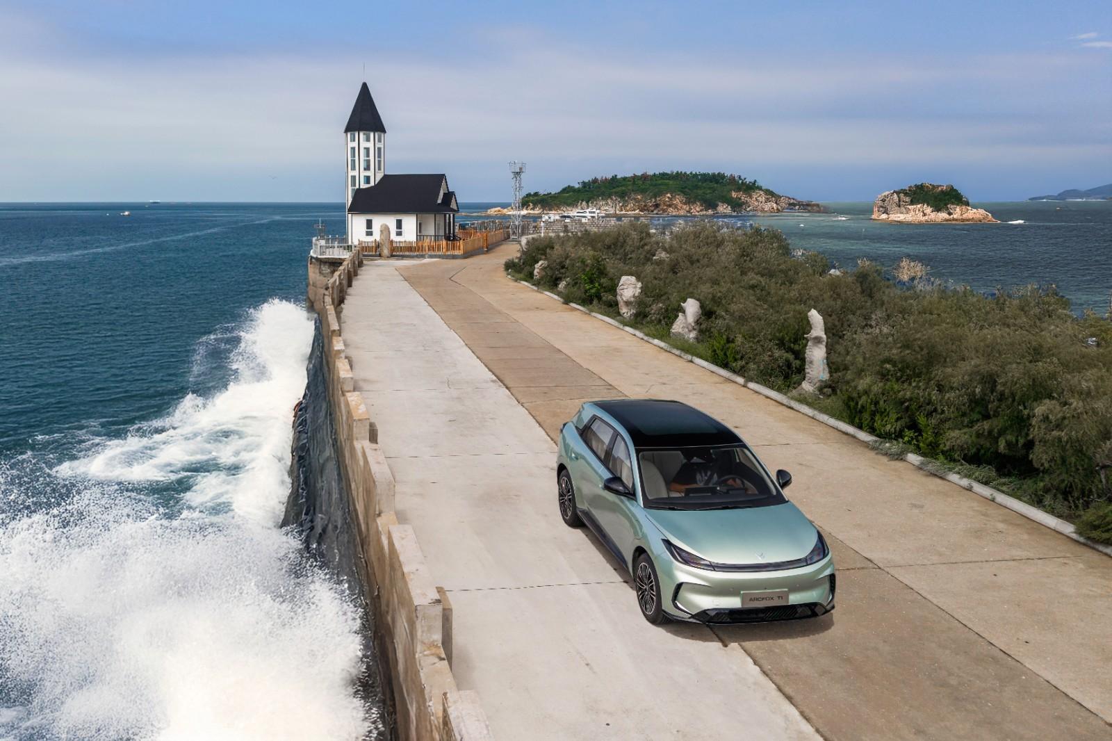 极狐T1轴距2770mm，空间表现能否胜缤果S？