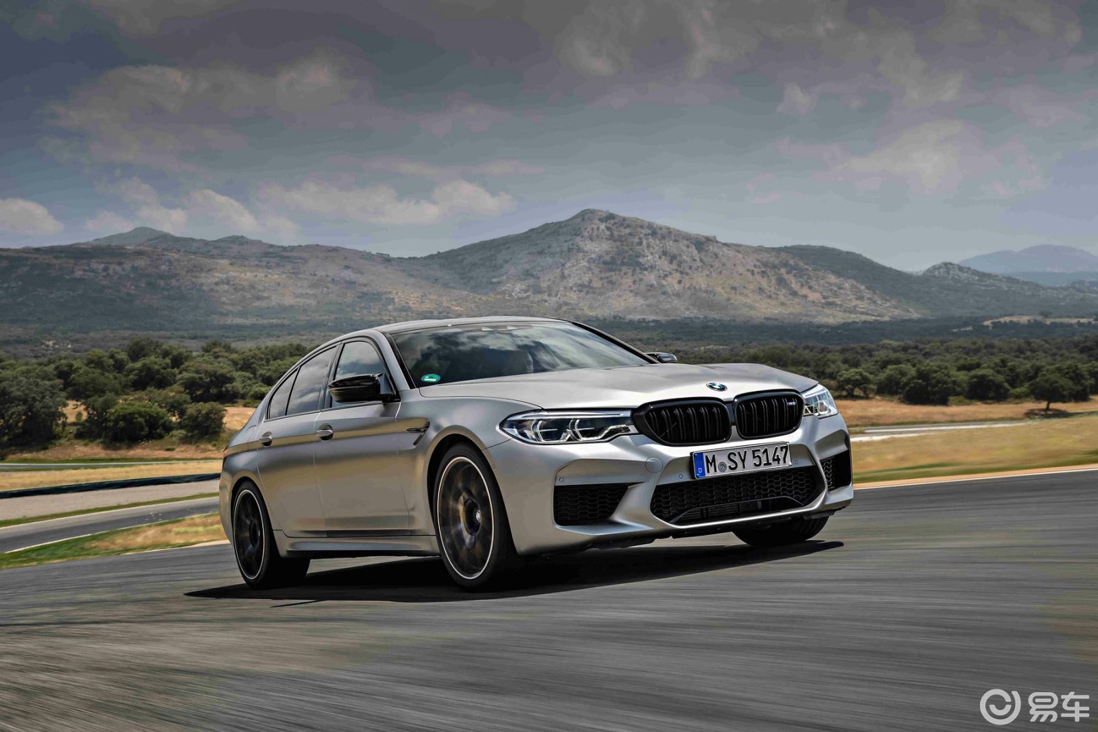 全新bmw m5雷霆版震撼上市