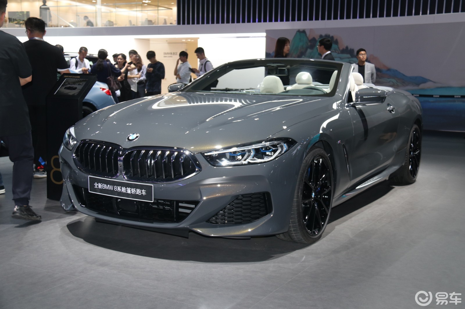 2019成都车展|外观更加激进 新宝马8系敞篷版国内亮相_易车