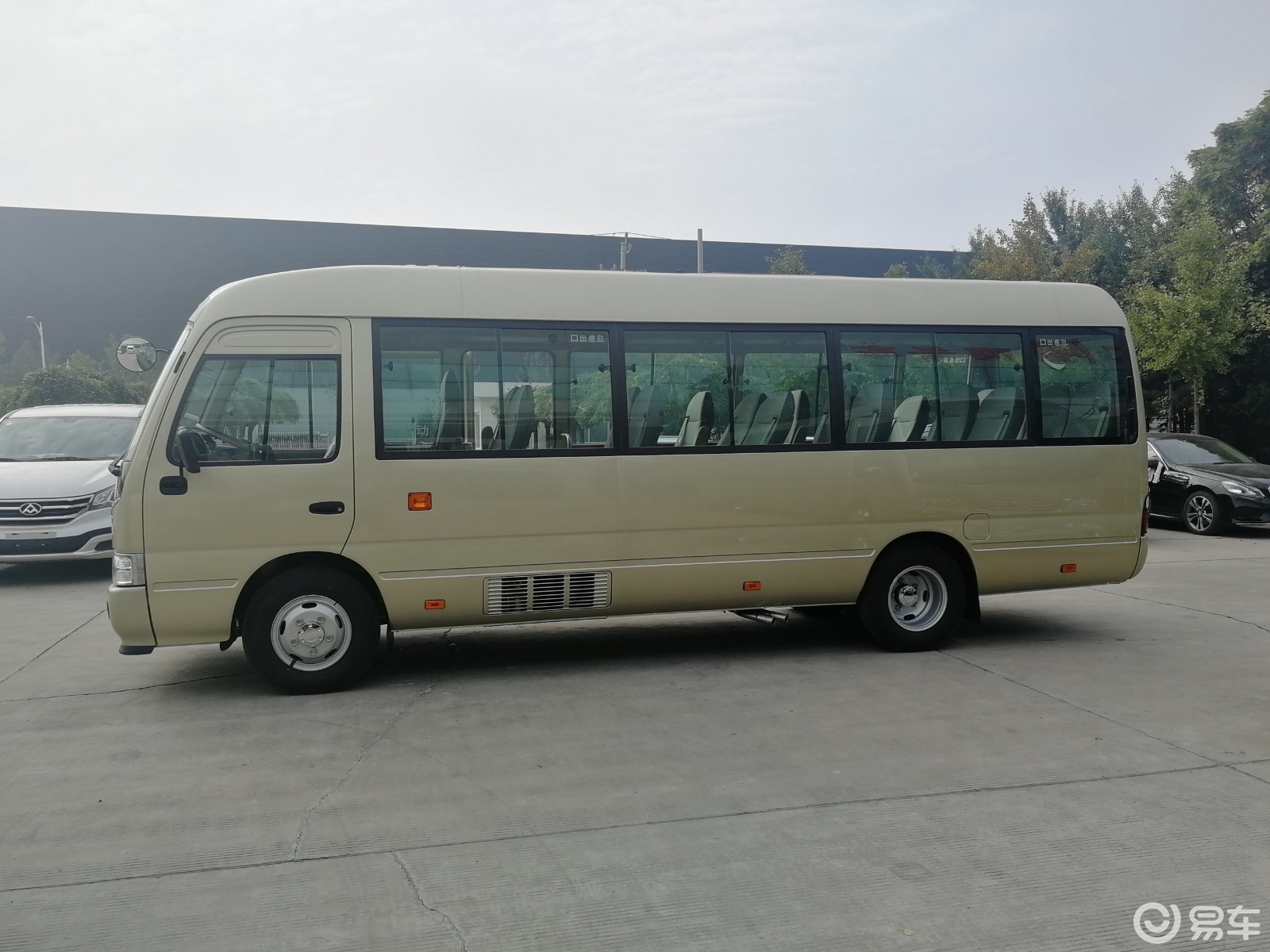 丰田考斯特19座价格 2020款丰田考斯特中巴参数配置