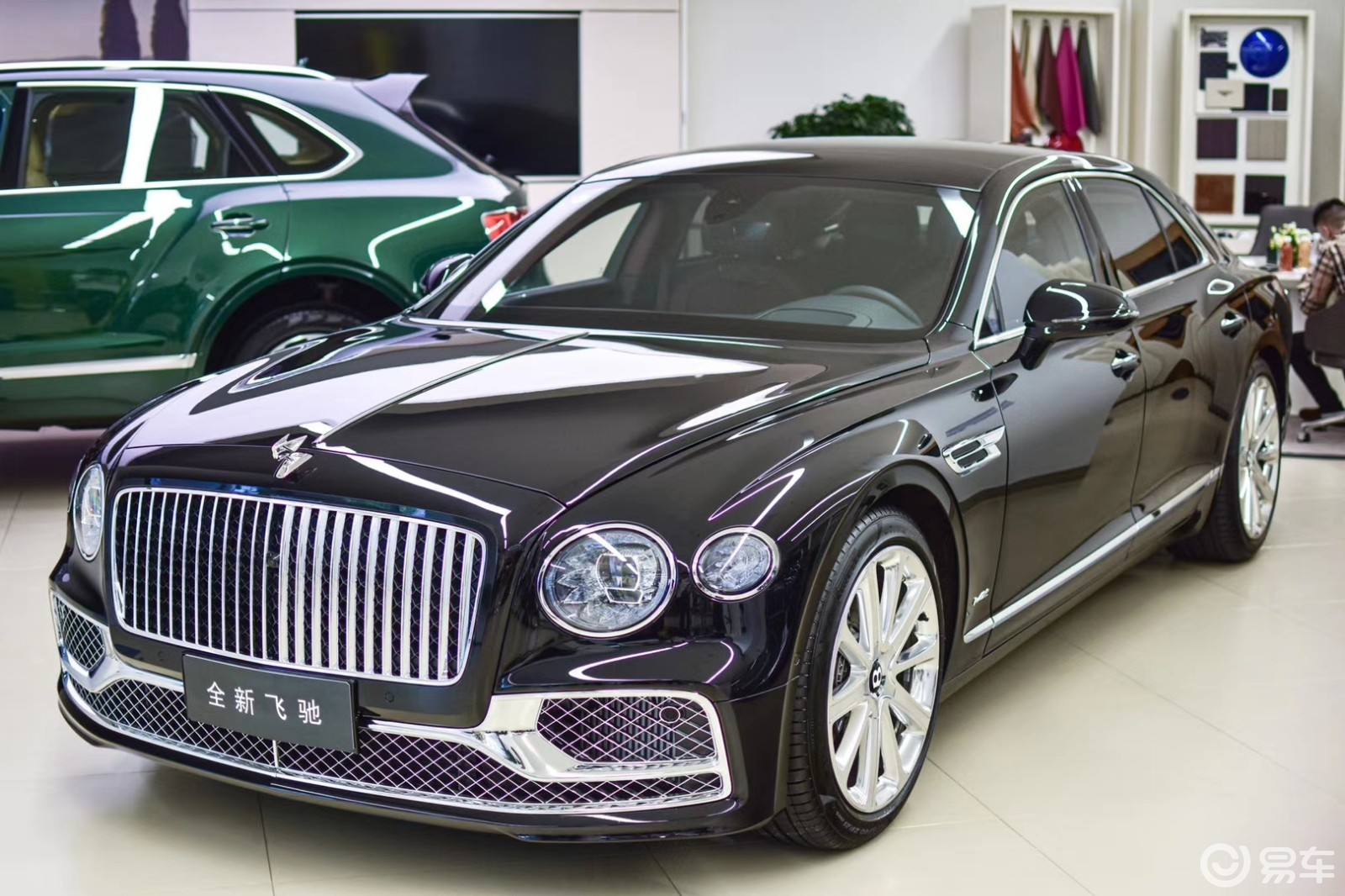 国六特价宾利飞驰w12天津华夏安邦现车配置性能解读