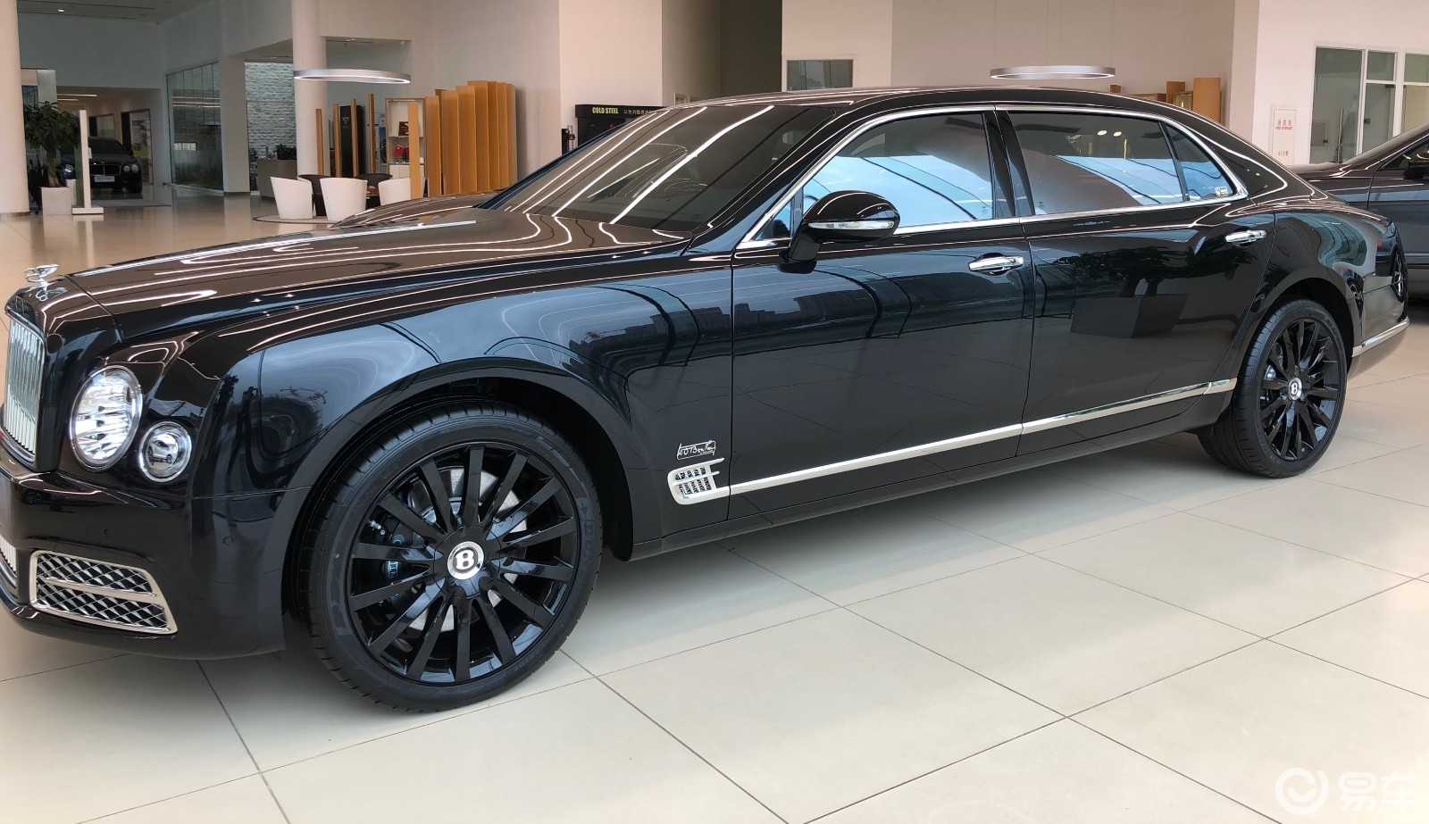 全球限量100台 宾利慕尚创始人典藏版首次亮相中