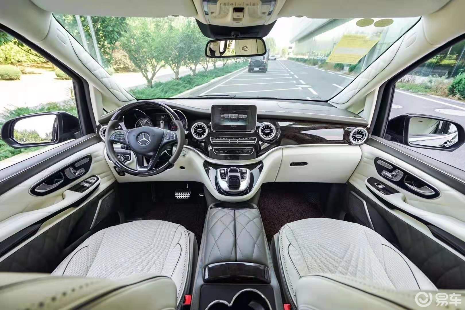 每一个颜色搭配出来的座椅都是有灵魂的,舒适,成就奢美旅途