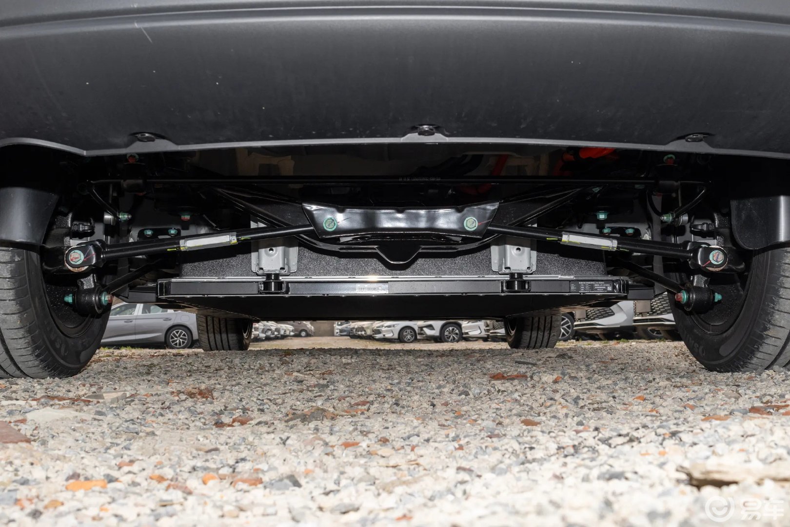 10万预算选纯电家轿 秦PLUS EV 零跑B01您咋选