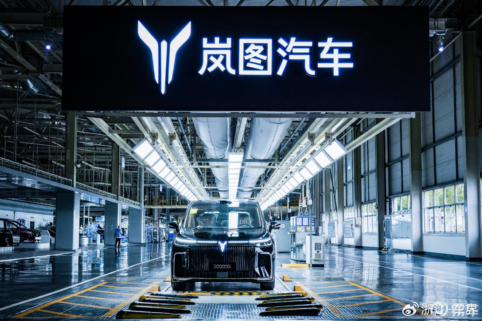 岚图梦想家冠军版上市