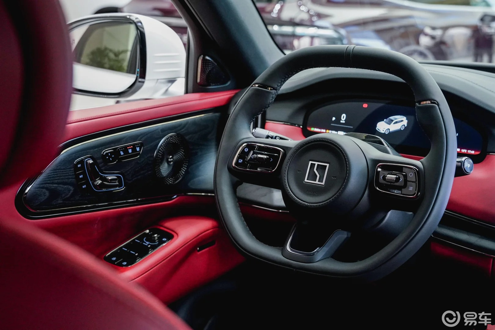 极氪8X实车到店，气场确实不错，预售价37.68万起