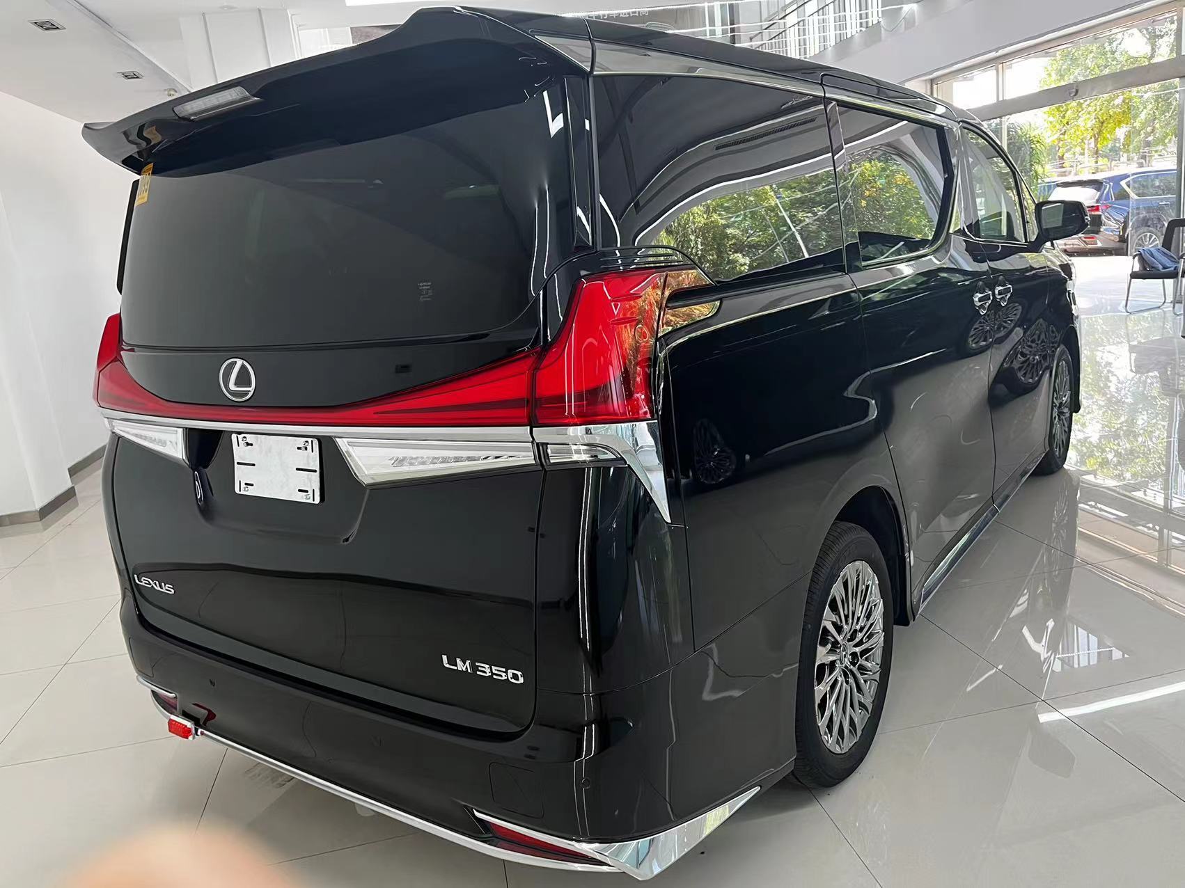 雷克萨斯lm动力-内饰-易车