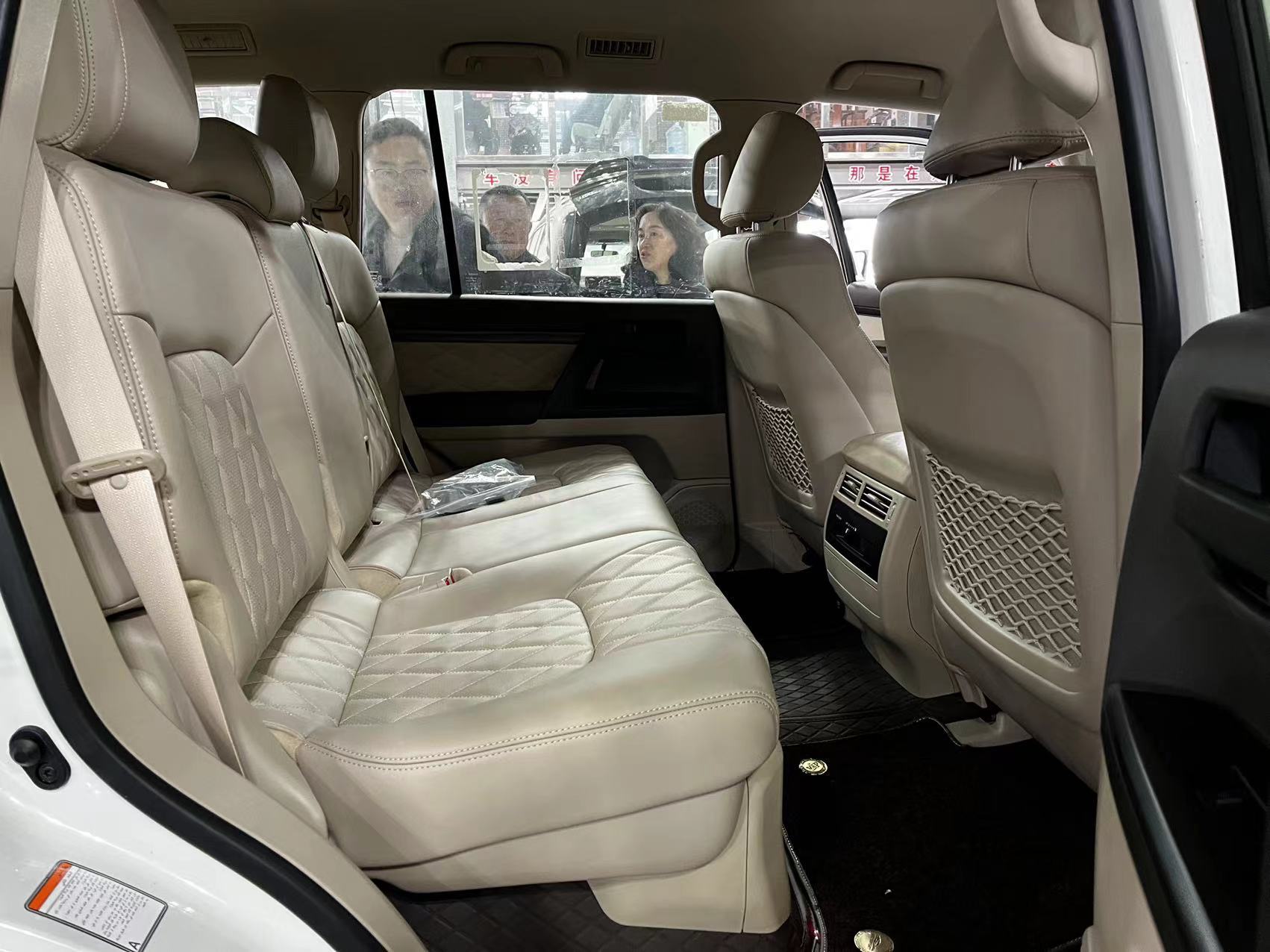 中东版21款丰田兰德酷路泽4000中控台多地形监测,8英寸语音导航屏