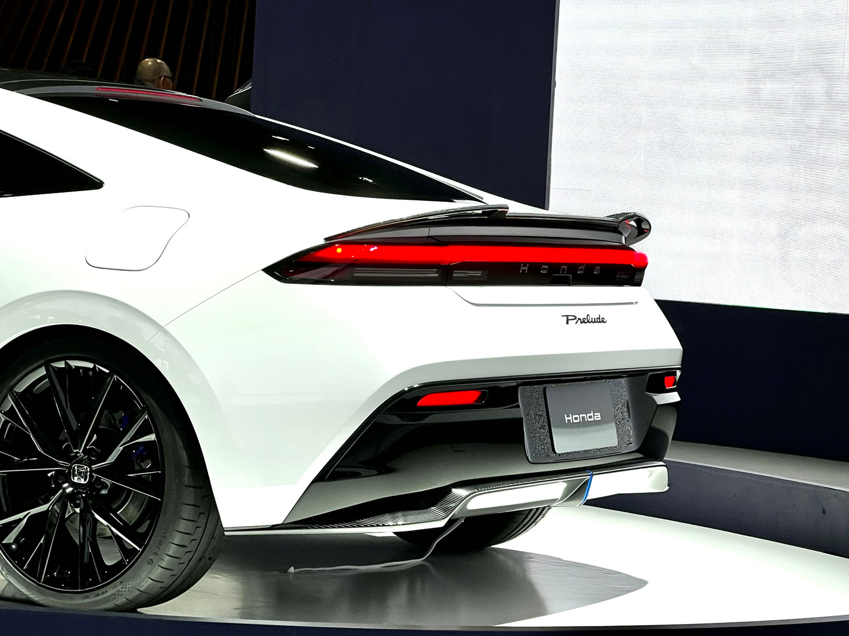 不过虽然prelude是本田前驱双门运动车的"序曲"注重豪华的p_易车