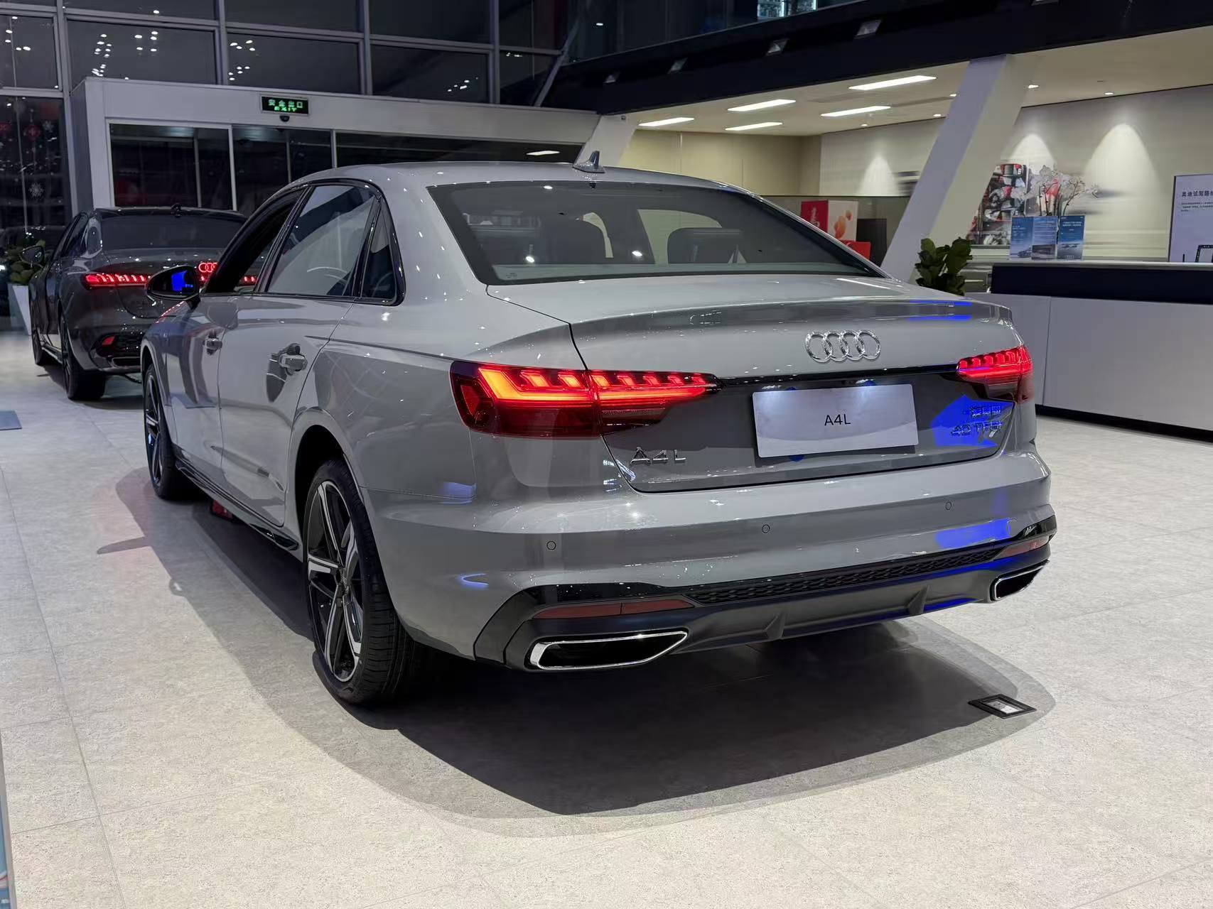 2026款奥迪A4L上市,配置减少,看完感觉A5L更香了