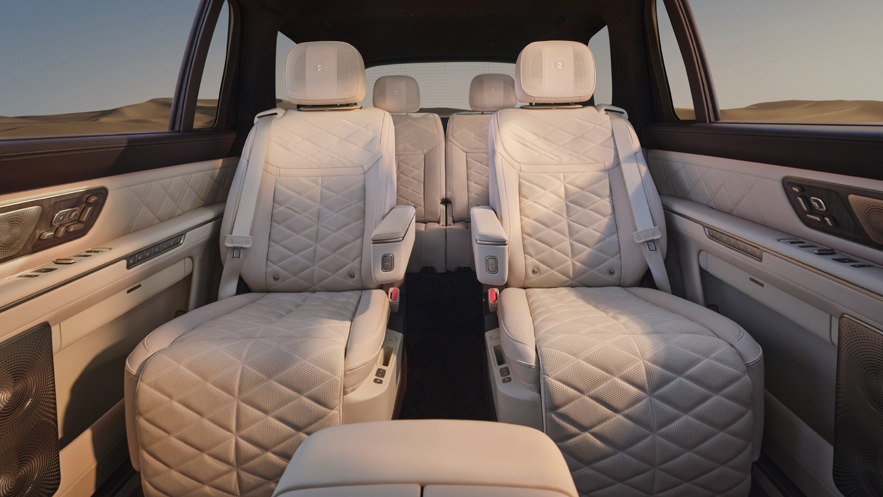 预售52.8万起 科技行政旗舰SUV蔚来ES9发布