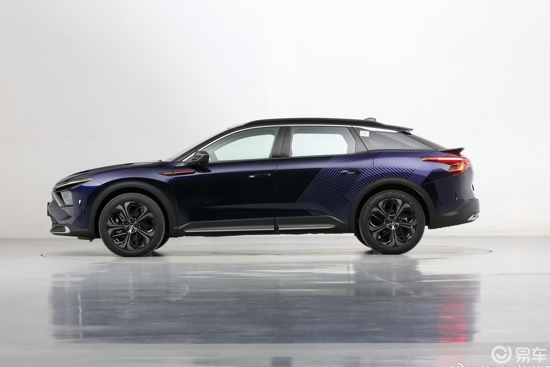 当前位置:>易车>凡尔赛c5x>凡尔赛c5x新车>摘要详情>尺寸方面,凡尔赛