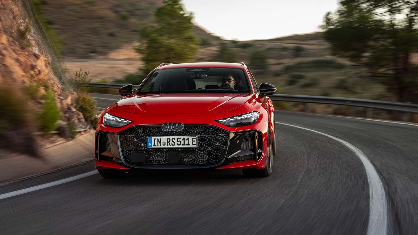 重？不存在！全新奥迪RS5首试：插混加持的性能进化