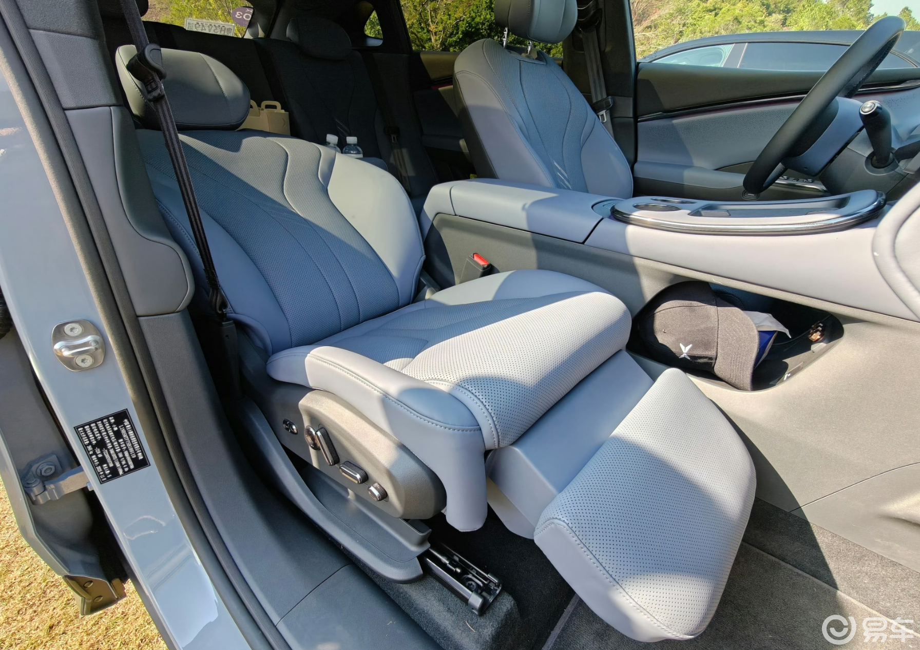 小鹏G7增程版,长超4米9+零重力副驾,续航1704km