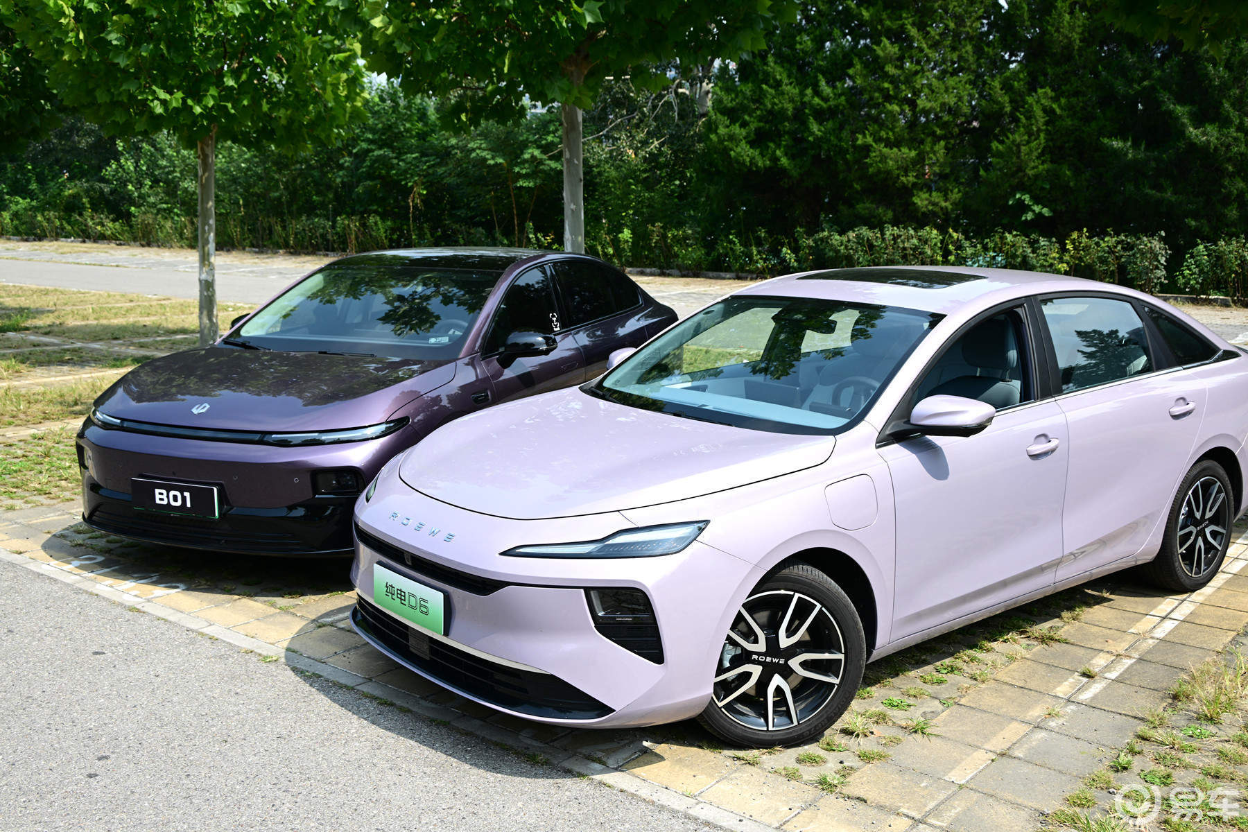 零跑B01 VS 荣威纯电D6该选谁，续航实测见分晓！