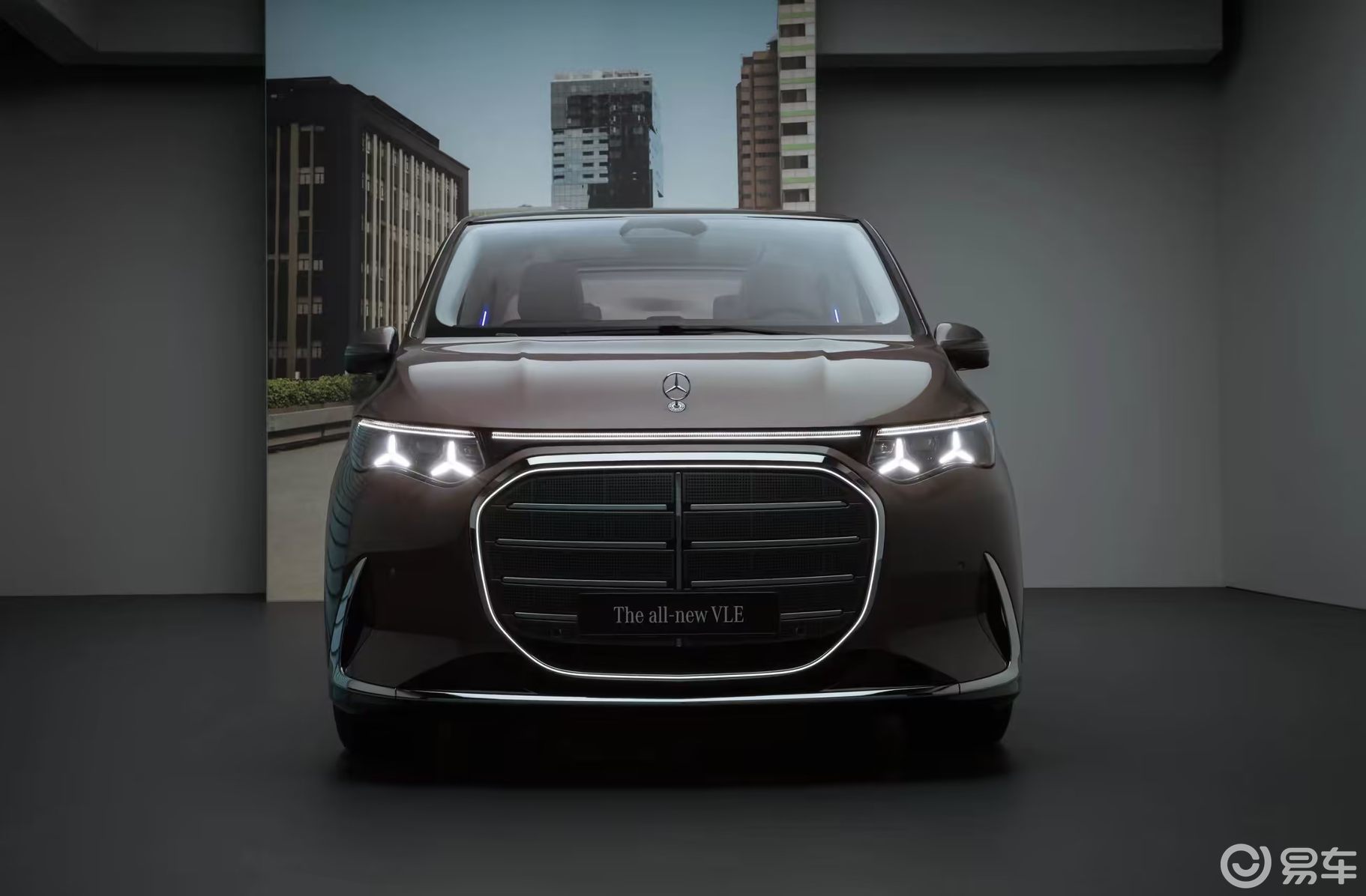 奔驰纯电“移动头等舱”国产，和理想MEGA怎么选