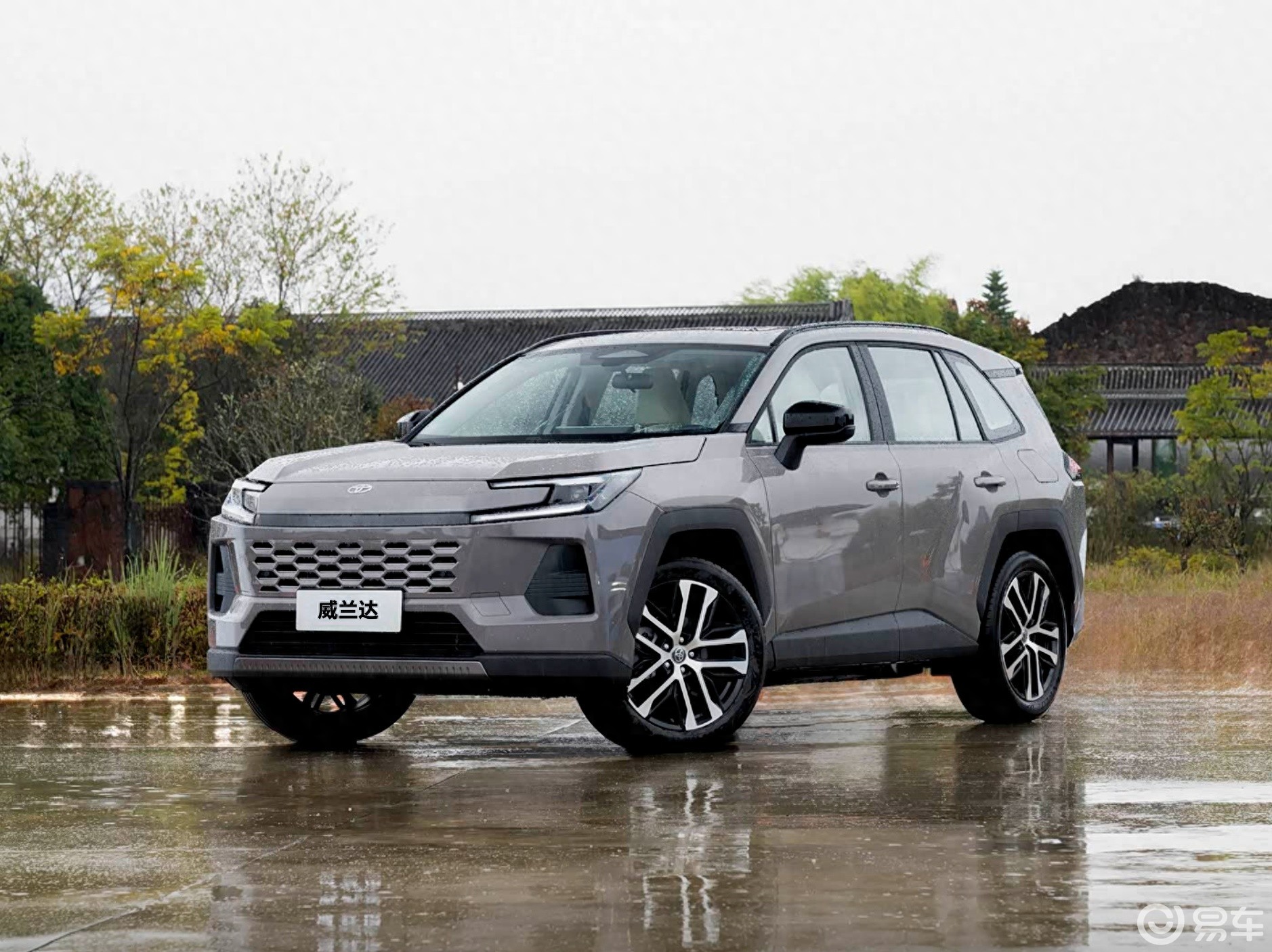 南北丰田价格默契彻底破裂！威兰达掀桌子，荣放慌了！