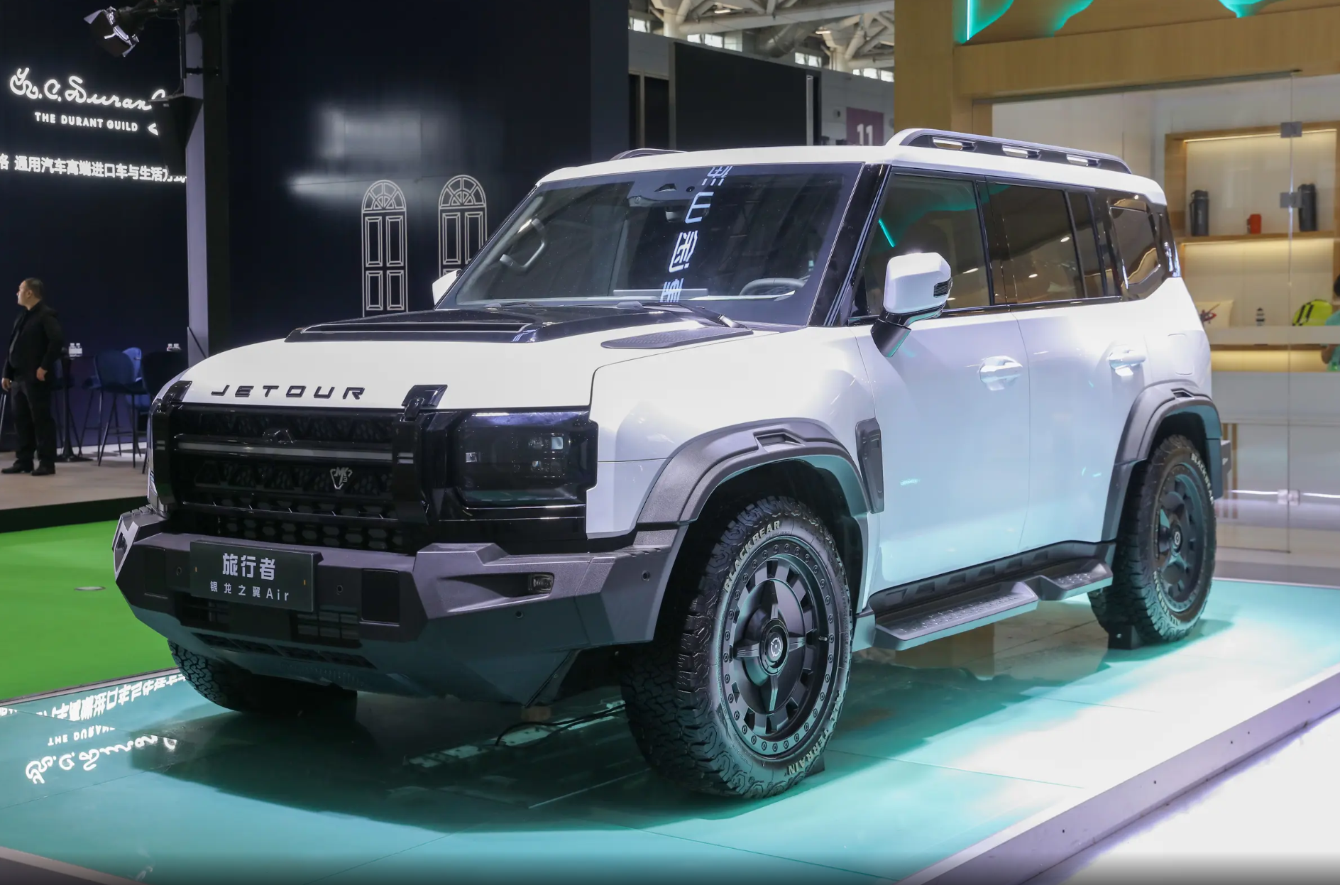 奇瑞设计师真开窍了？风云A9 EV实车亮相广州车展