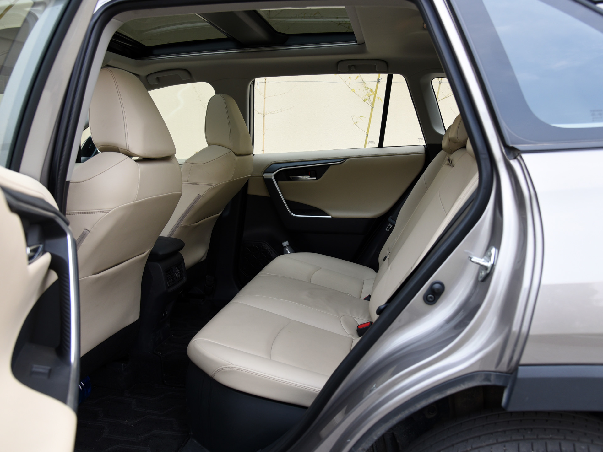 rav4荣放内饰_显示屏_马力