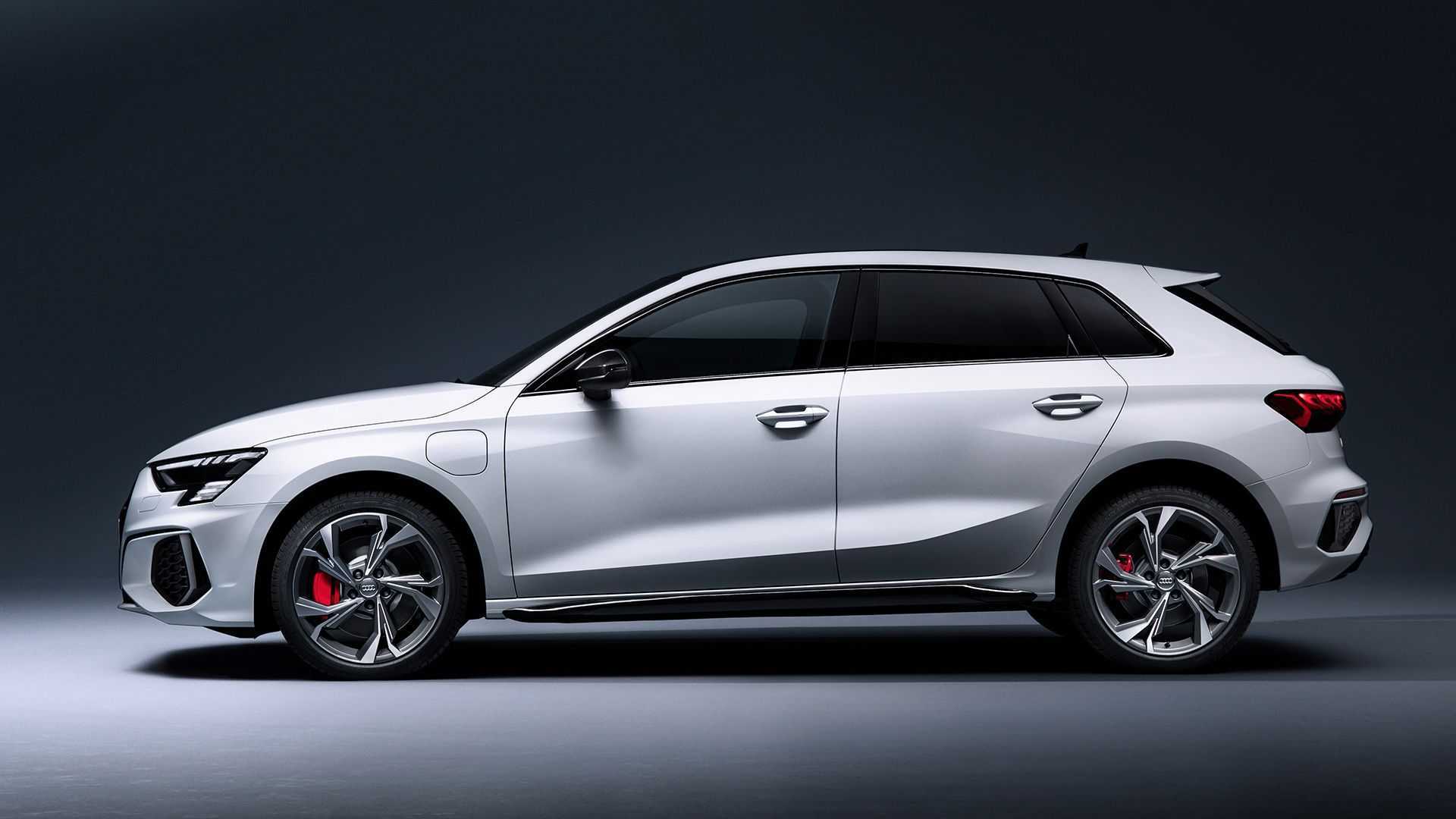 2021款奥迪a3上市,242匹马力,纯电可续航63公里-爱卡汽车爱咖号