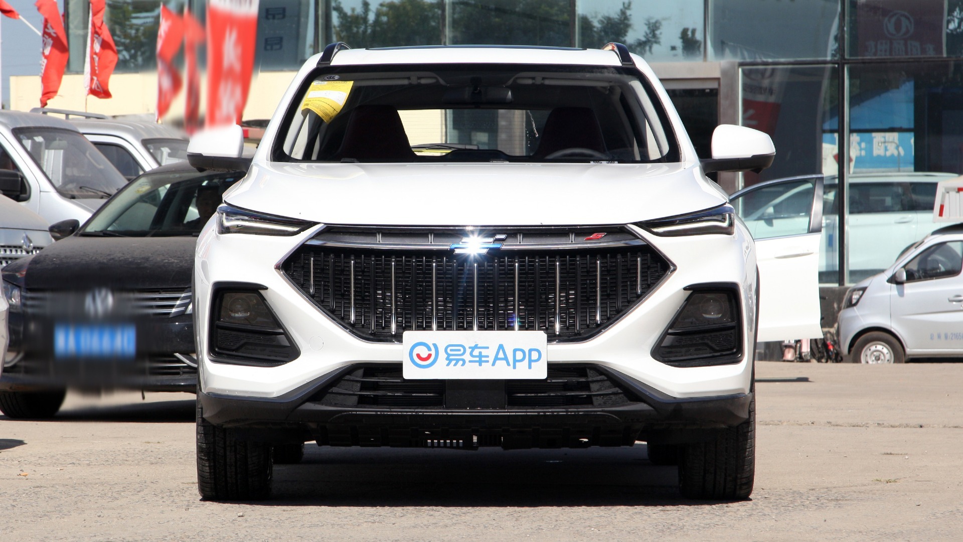 长安欧尚x5上市_近光灯_车尾