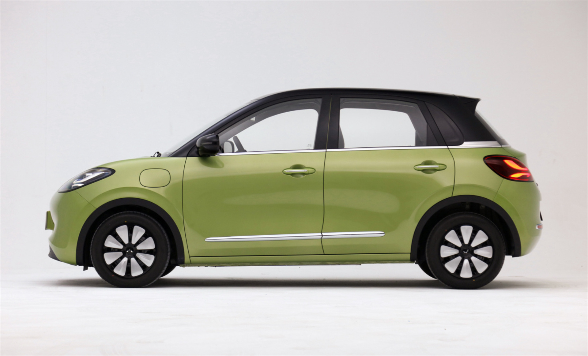 也就是说,即便把尚未上市的比亚迪海鸥算在内,整个6-8万元的电动车