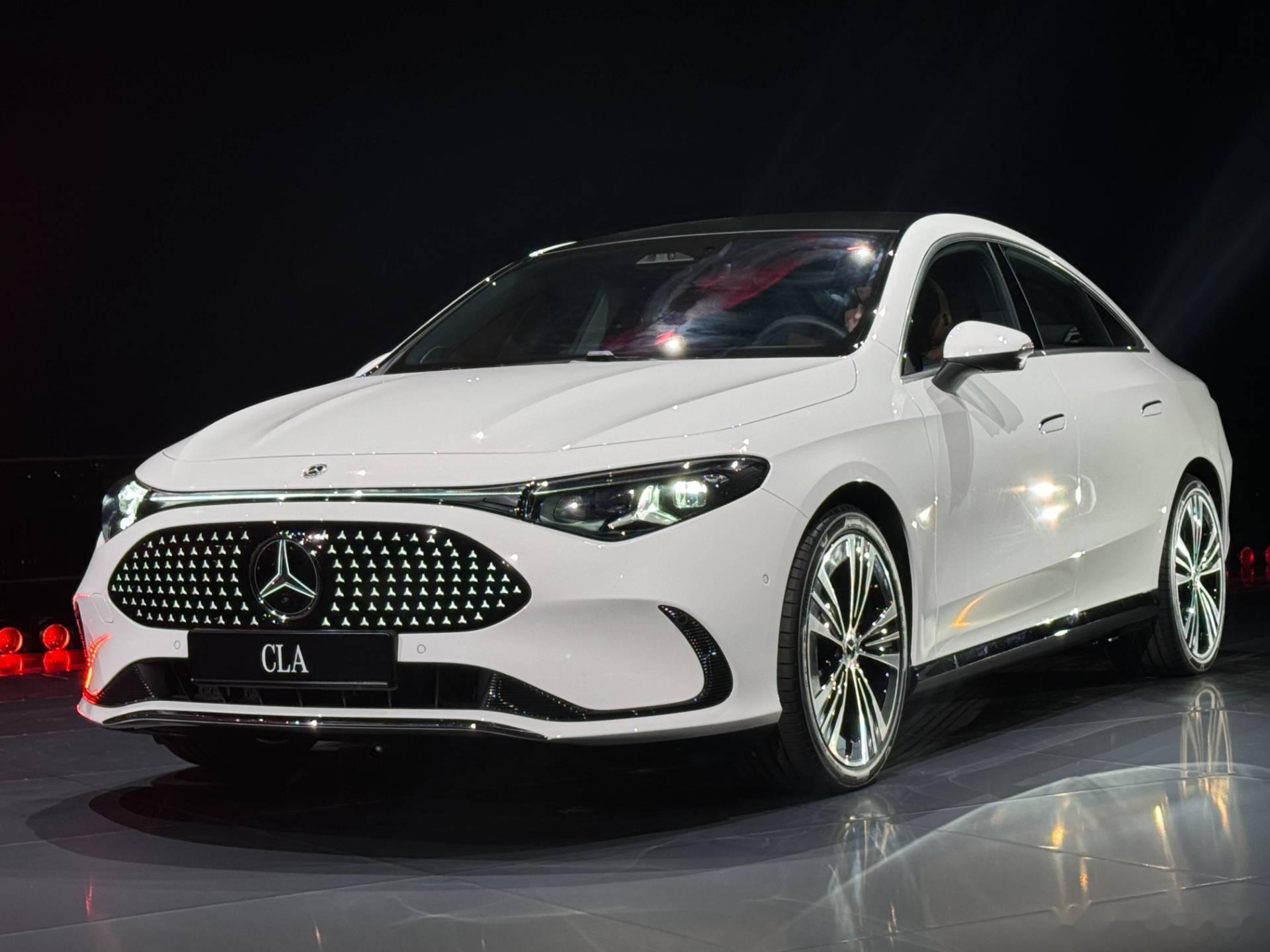 四季度新车盘点:奔驰纯电CLA、鸿蒙版天籁等来袭!