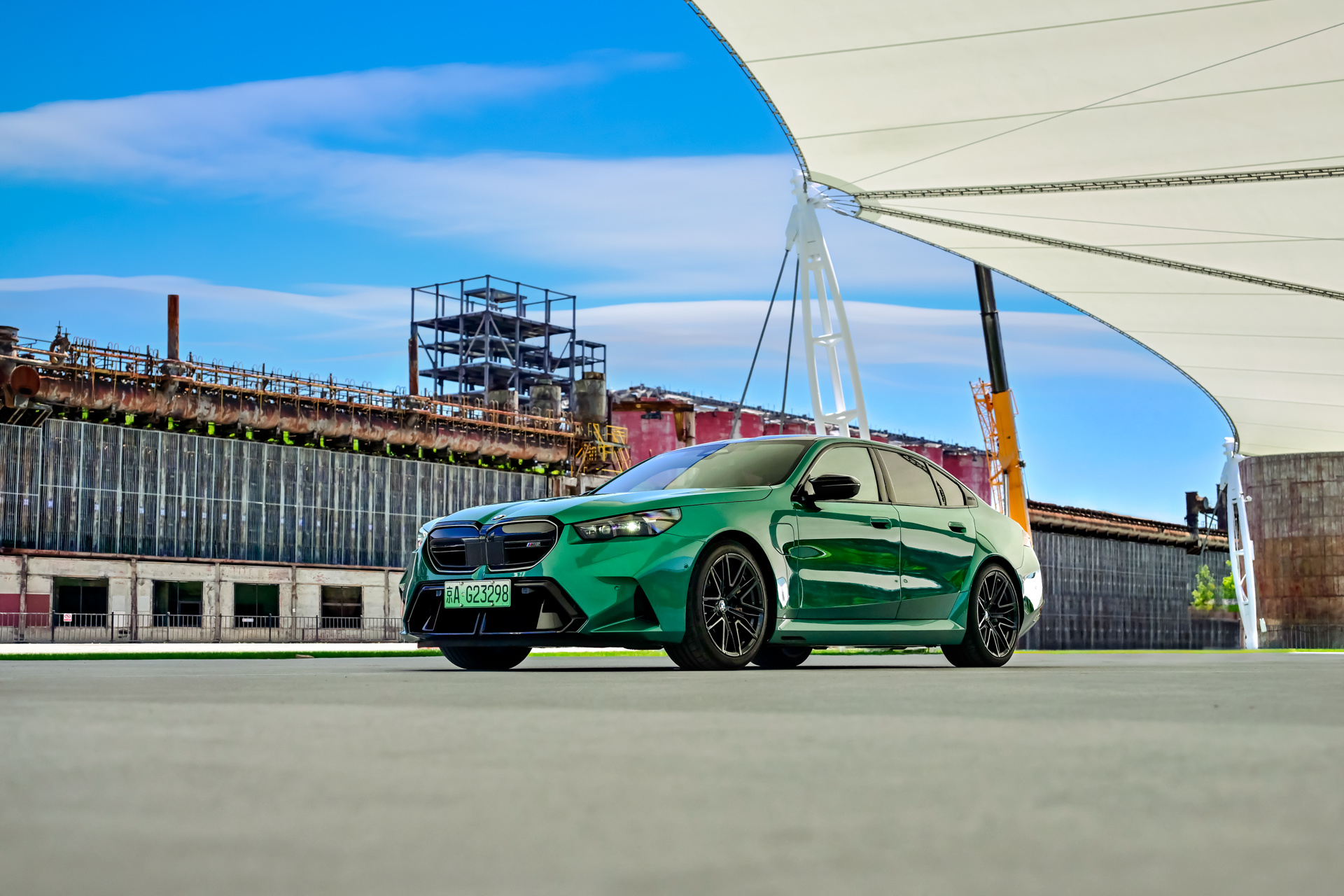 V8双涡轮增压+插电，是坚持还是妥协？试驾BMW M5！