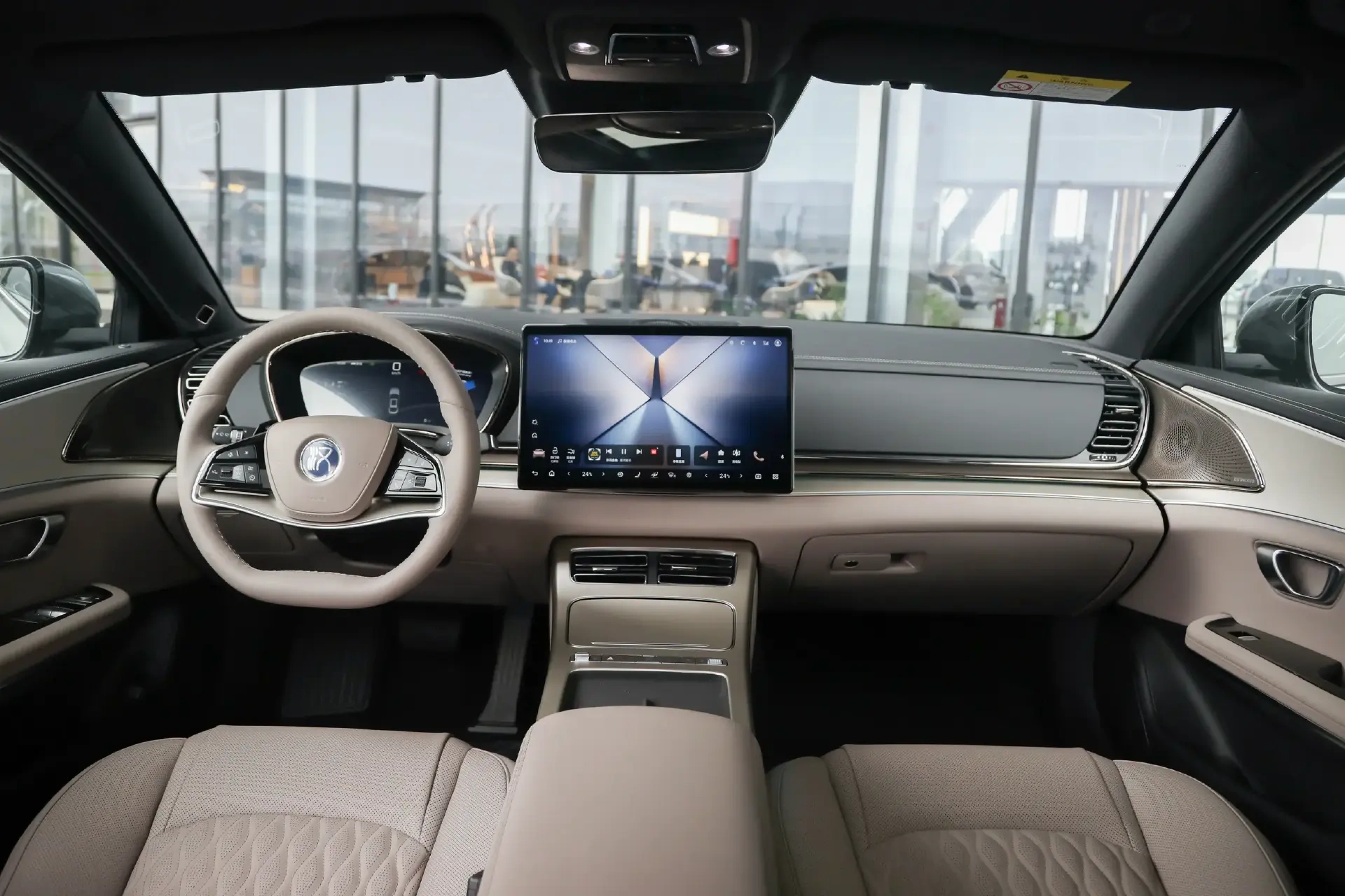 C级插混家轿对比:汉DM-i与风云A9L,20万以内选谁