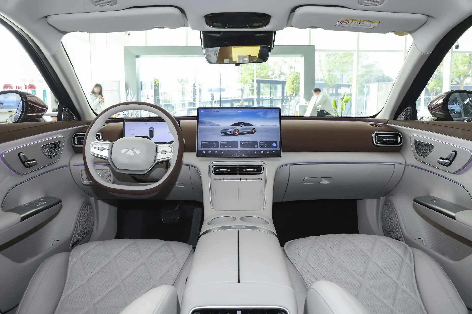 C级插混家轿对比:汉DM-i与风云A9L,20万以内选谁