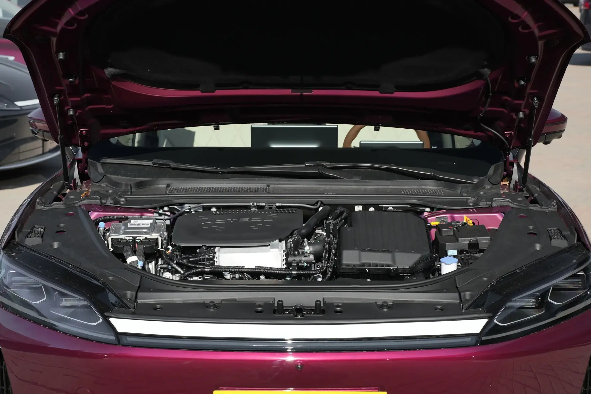 C级插混家轿对比:汉DM-i与风云A9L,20万以内选谁