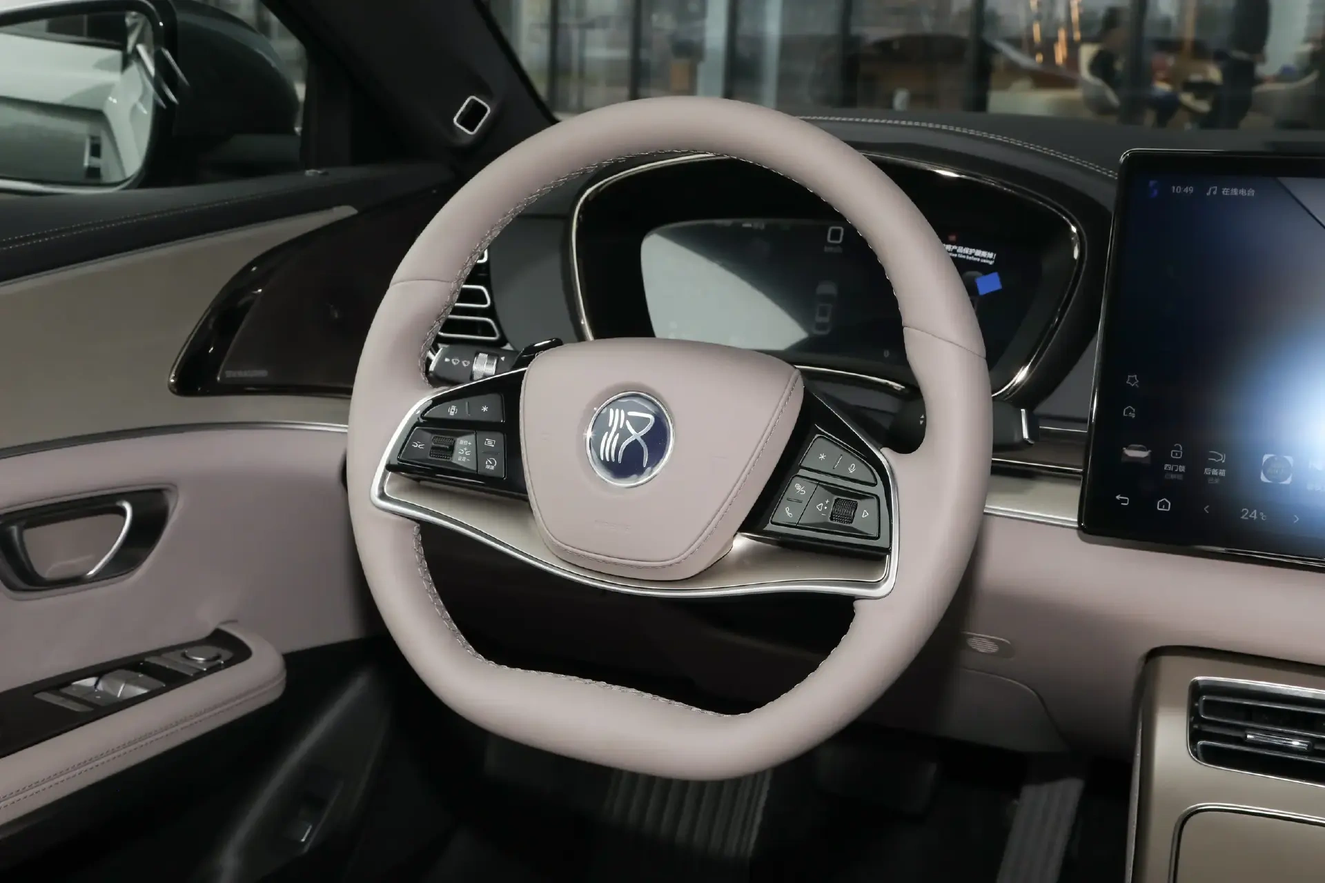 C级插混家轿对比:汉DM-i与风云A9L,20万以内选谁