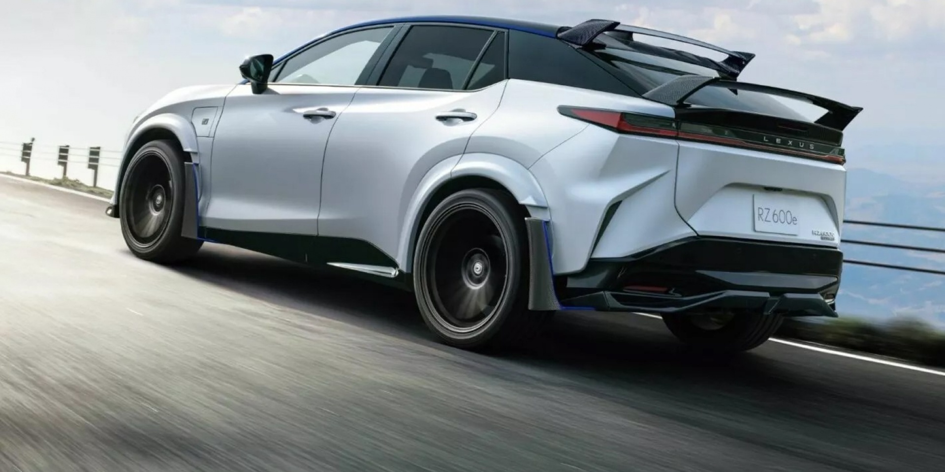 雷克萨斯RZ，电动钢炮日本上市