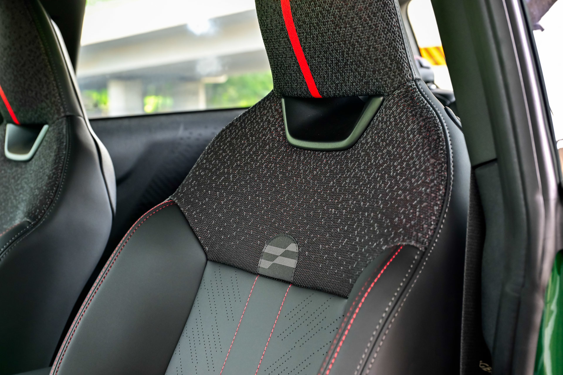 这不仅仅是一辆车,更是一种生活态度!试驾MINI JCW