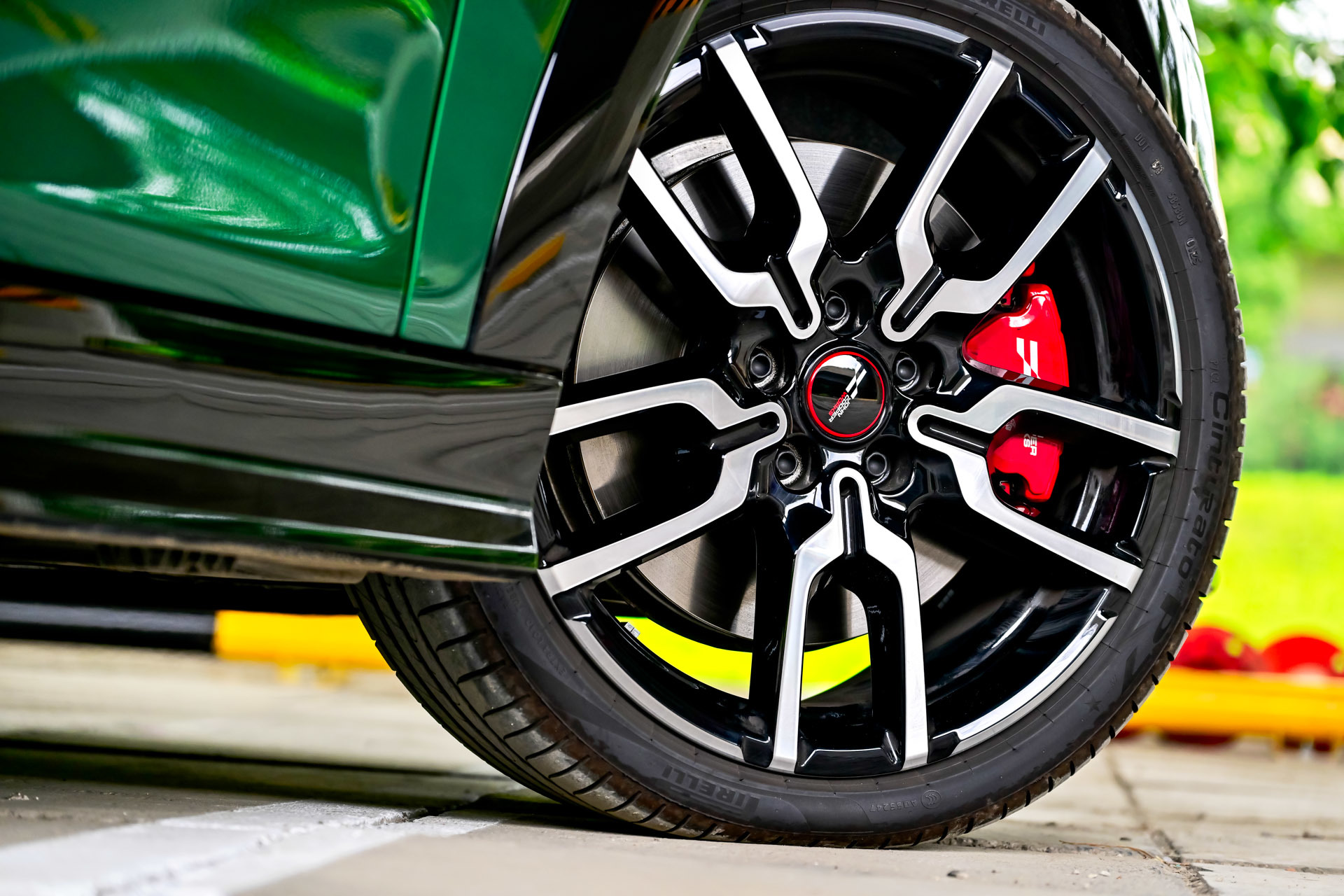 这不仅仅是一辆车,更是一种生活态度!试驾MINI JCW