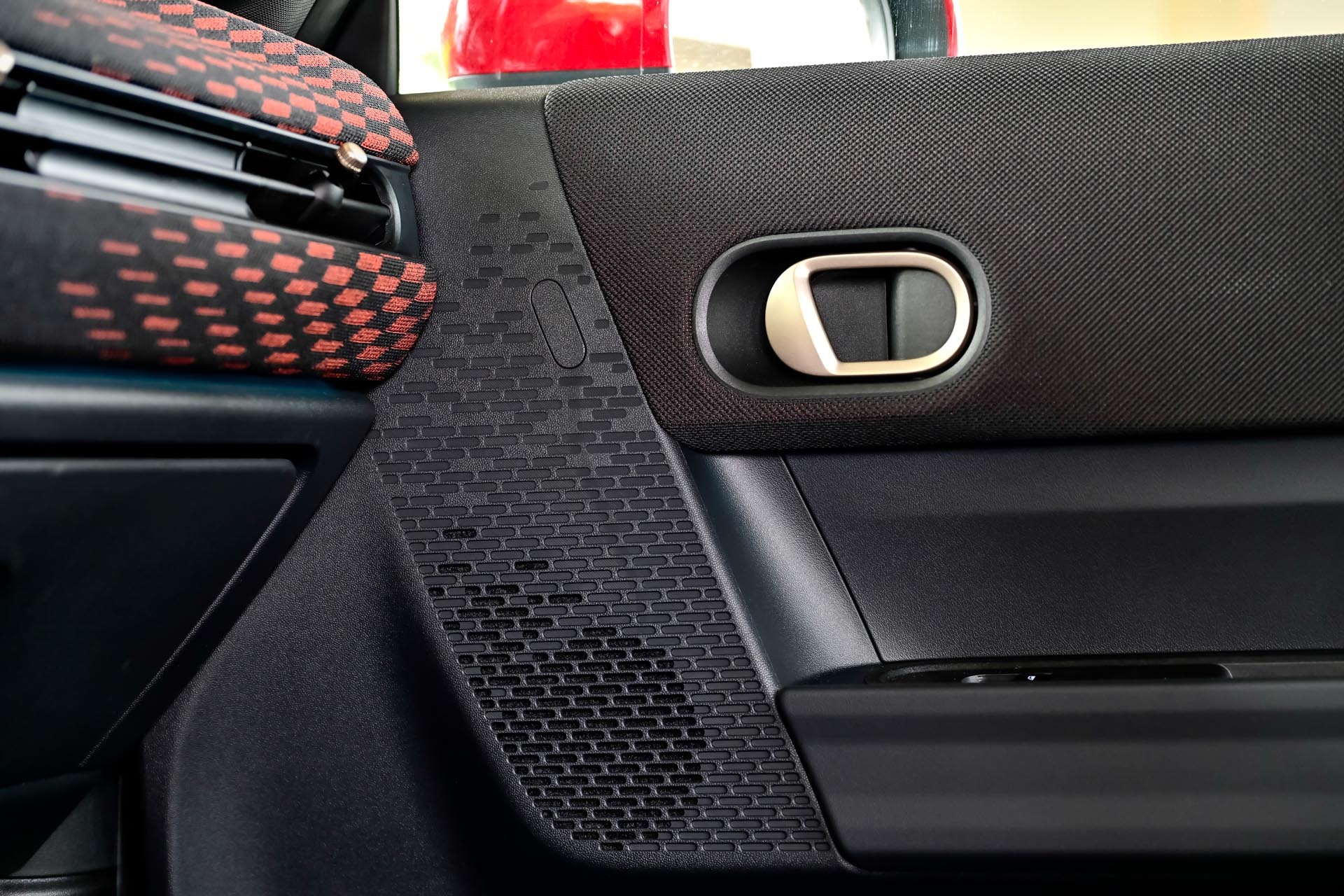 这不仅仅是一辆车，更是一种生活态度！试驾MINI JCW