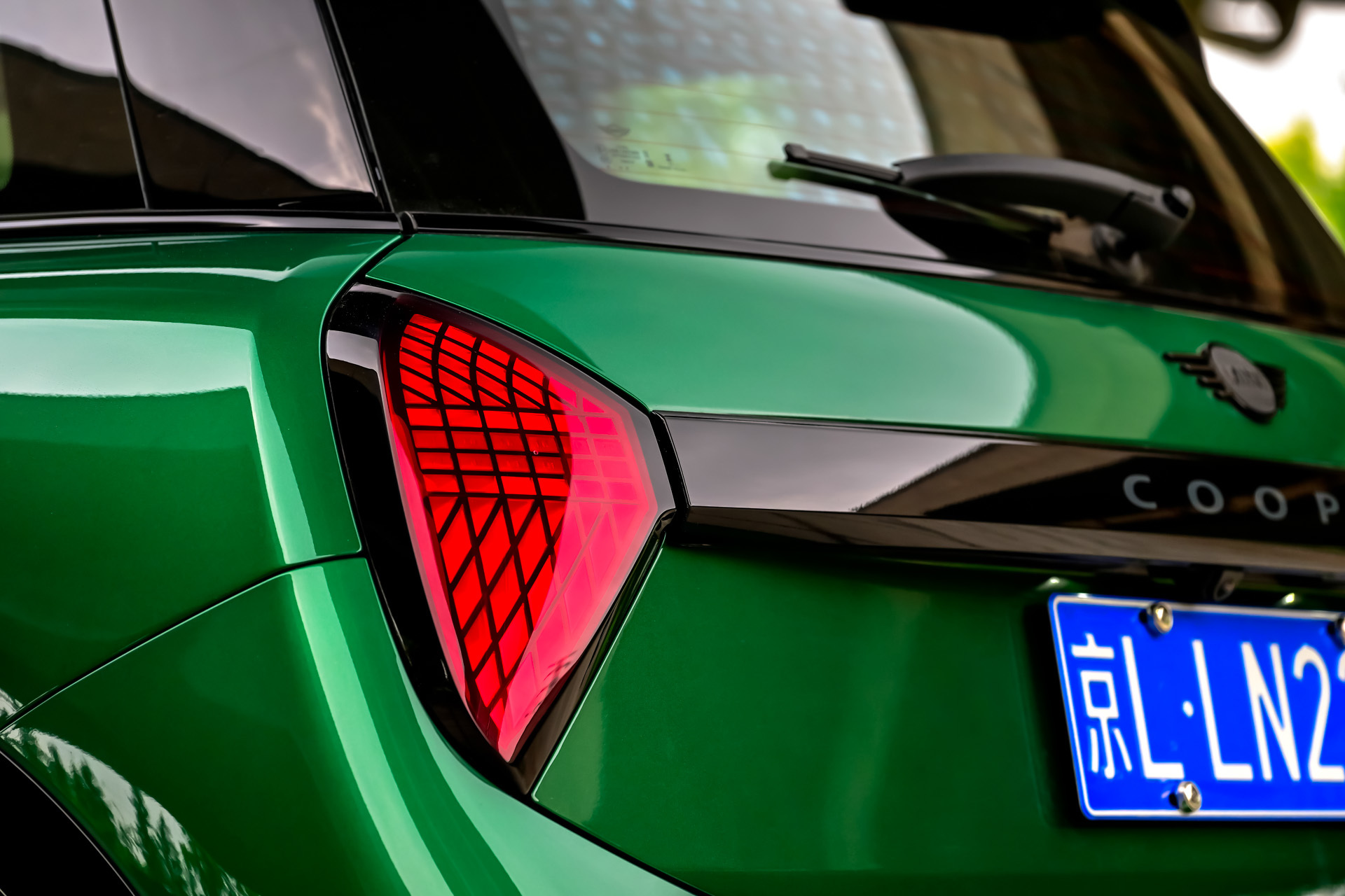 这不仅仅是一辆车,更是一种生活态度!试驾MINI JCW